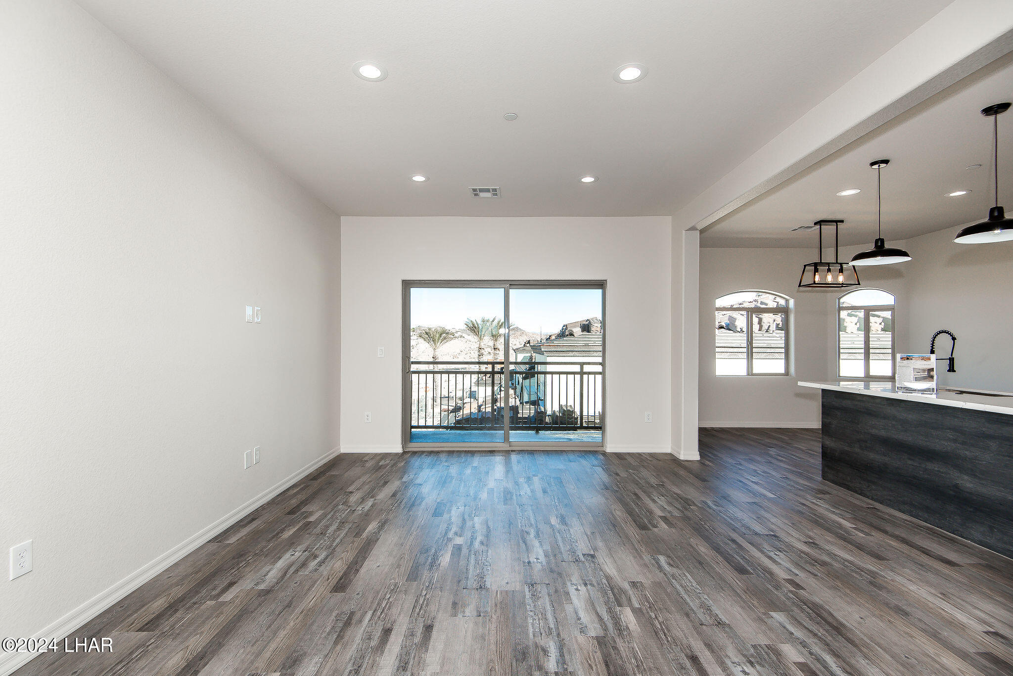 890 Florence Ave, 209