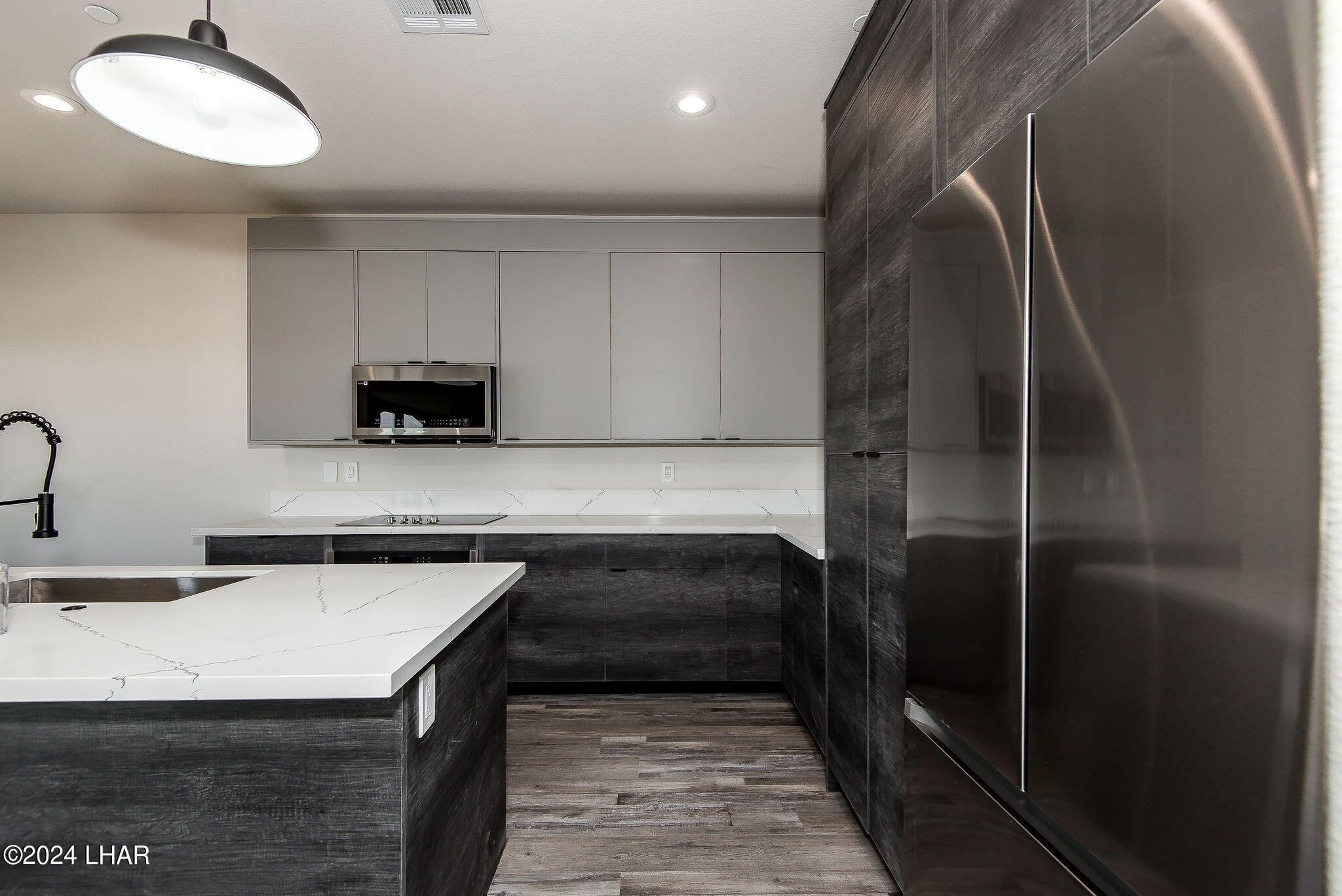 890 Florence Ave, 209