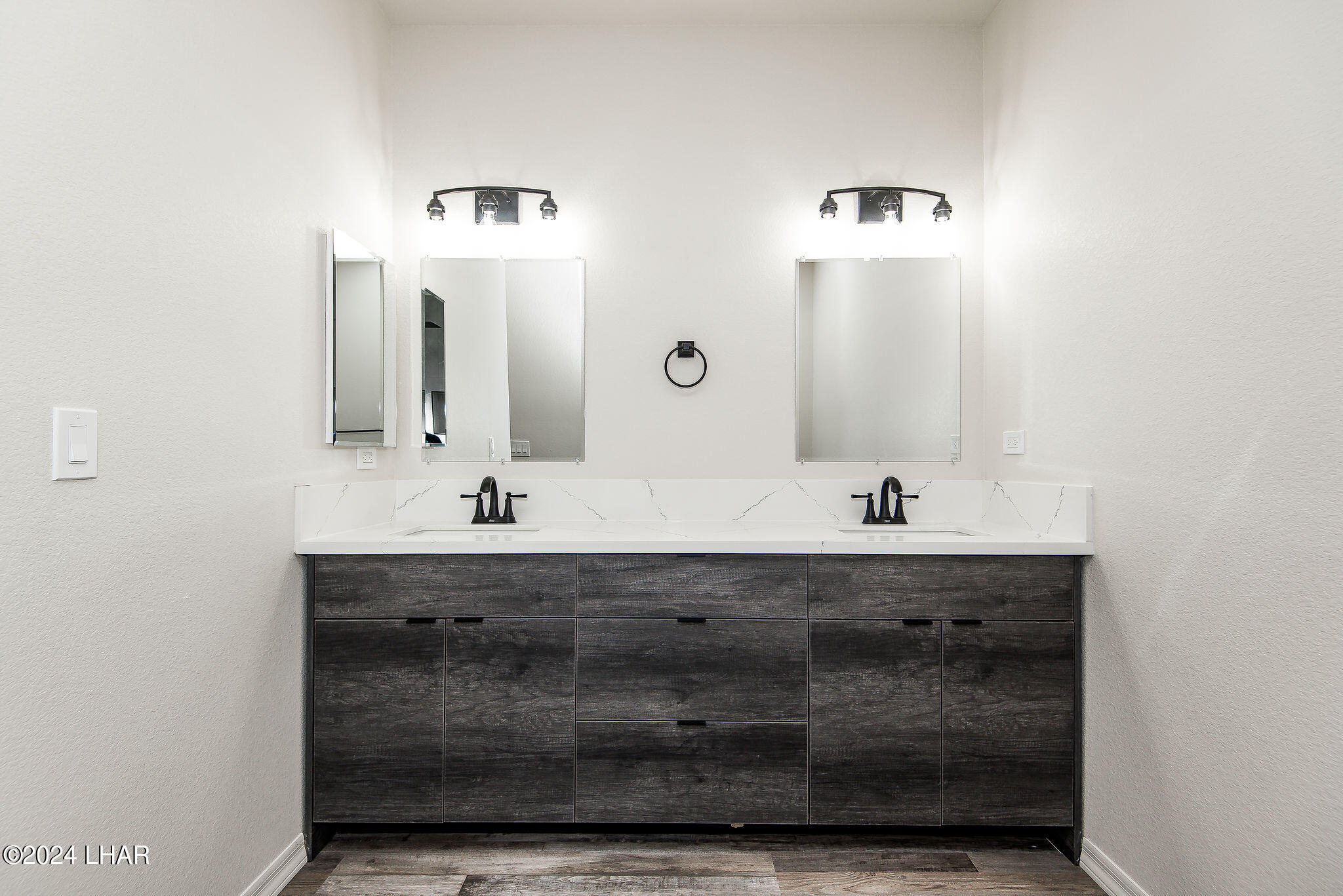 890 Florence Ave, 209