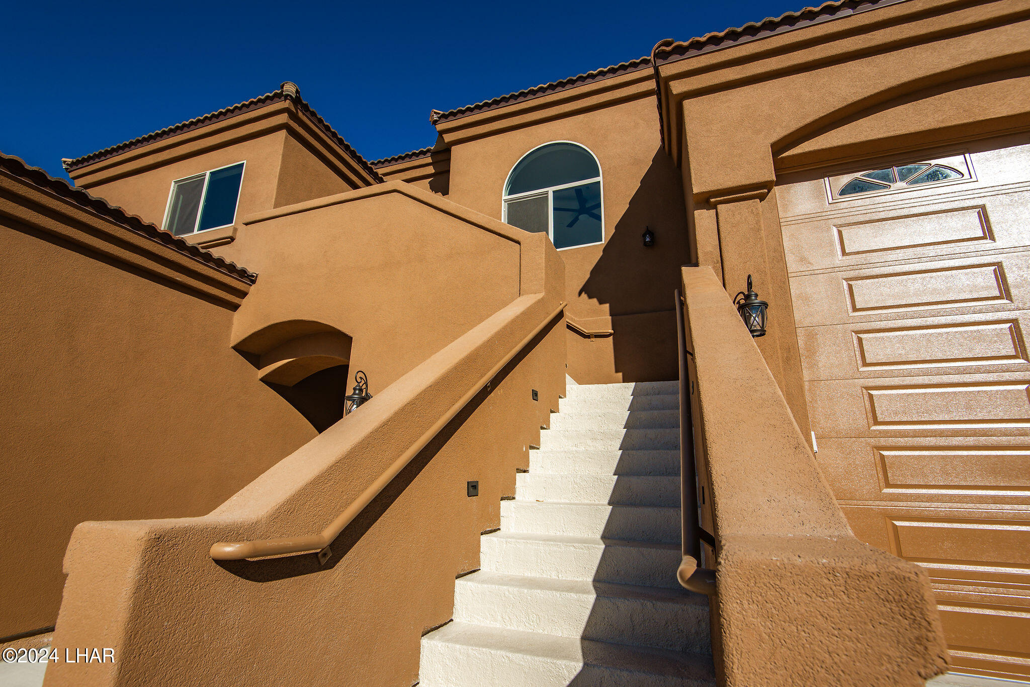 890 Florence Ave, 209