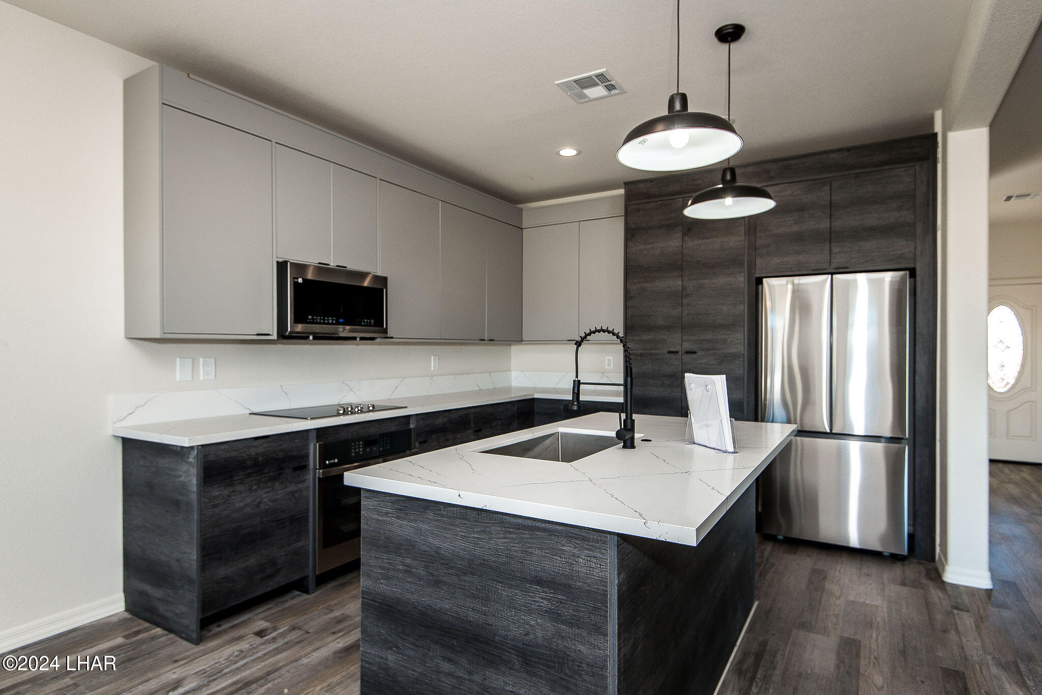 890 Florence Ave, 209