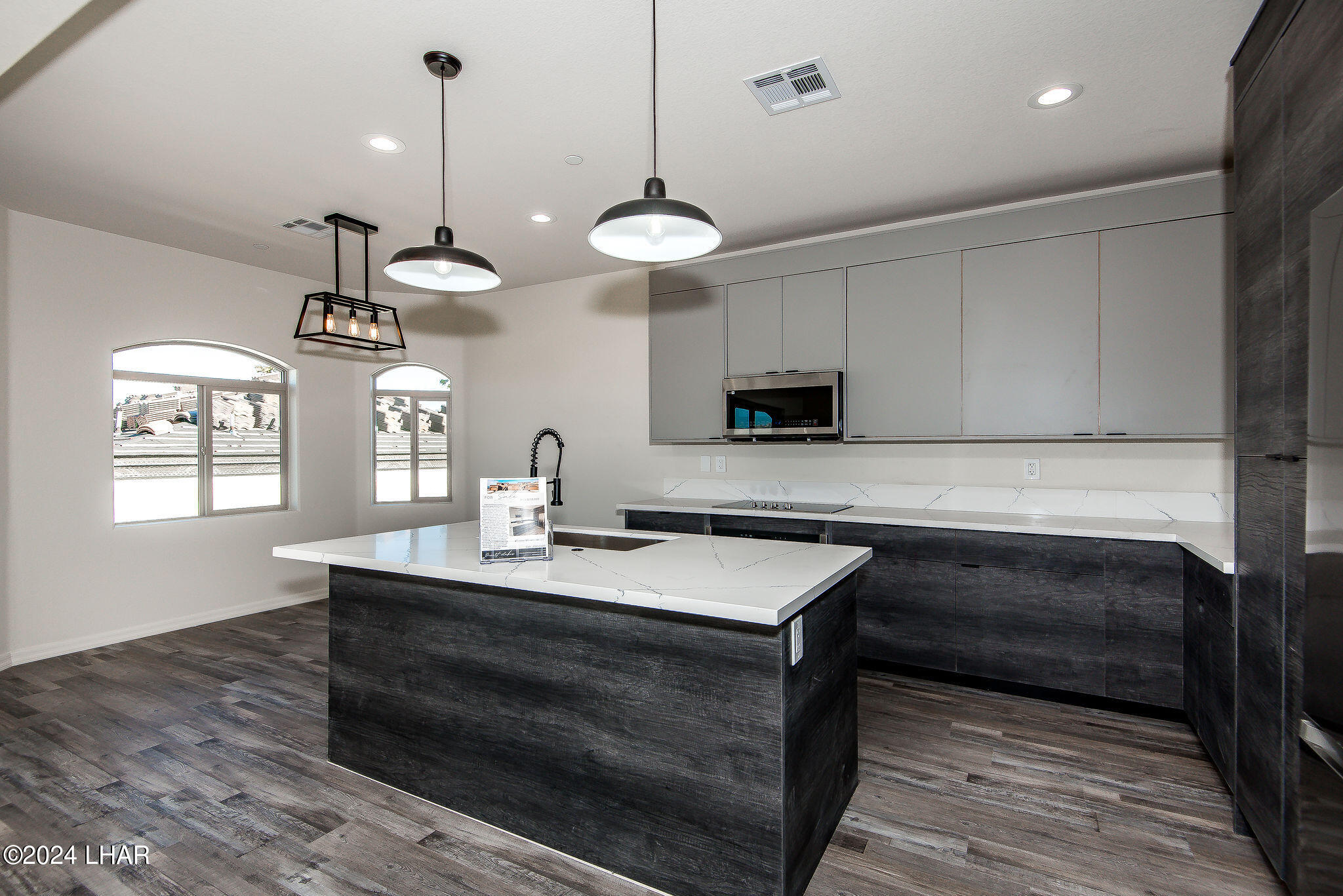 890 Florence Ave, 209