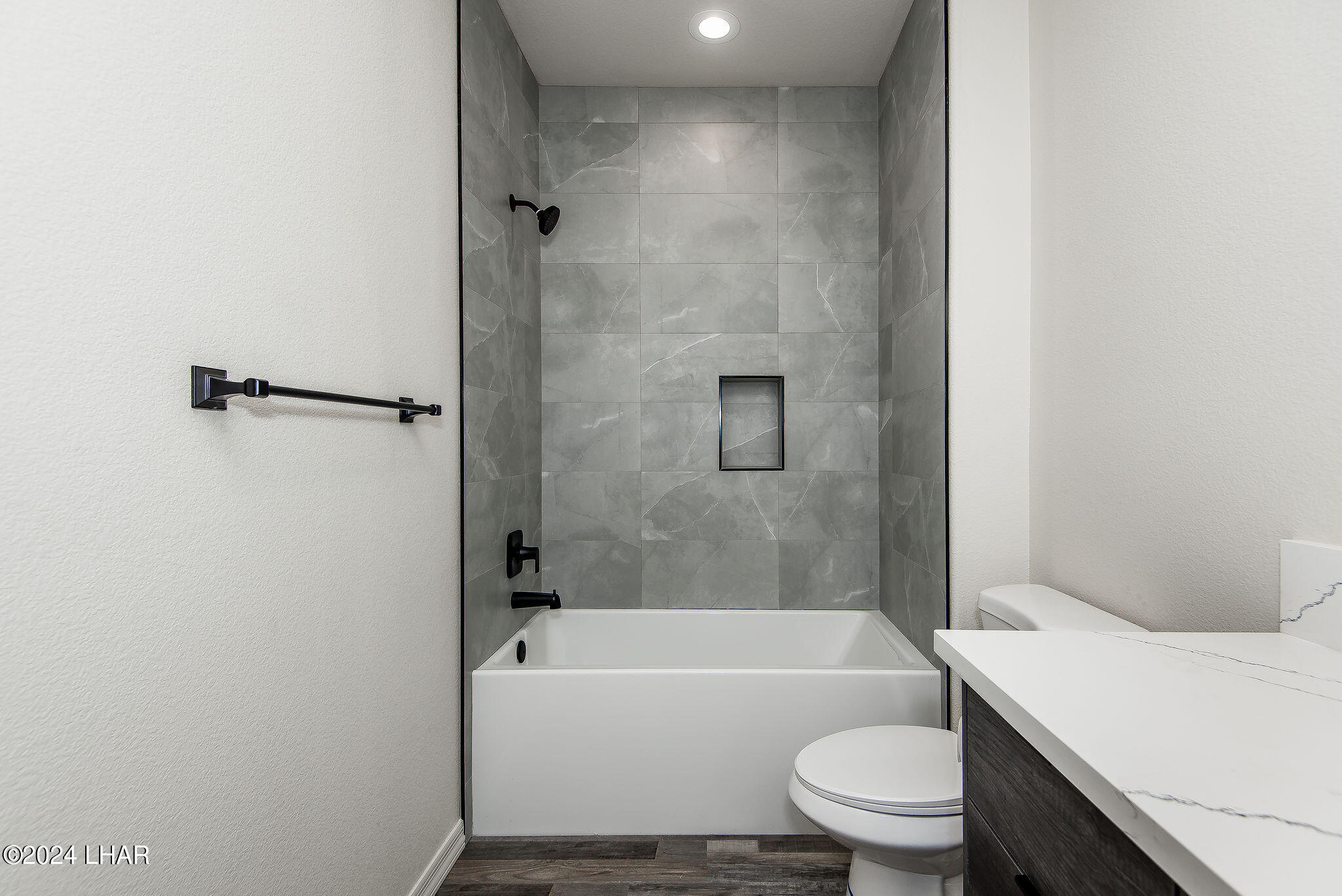 890 Florence Ave, 209