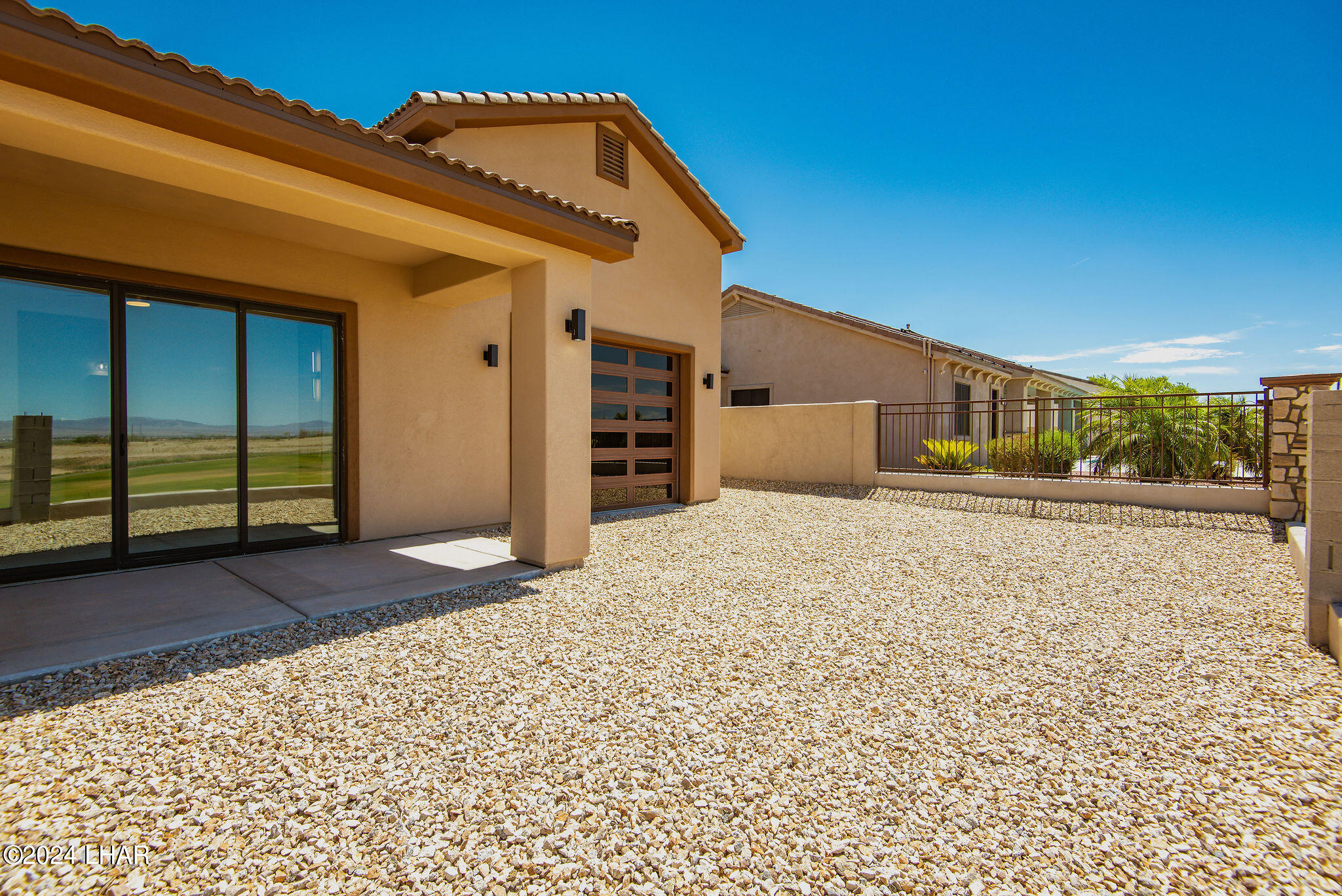 2114 E Calle Salamanca