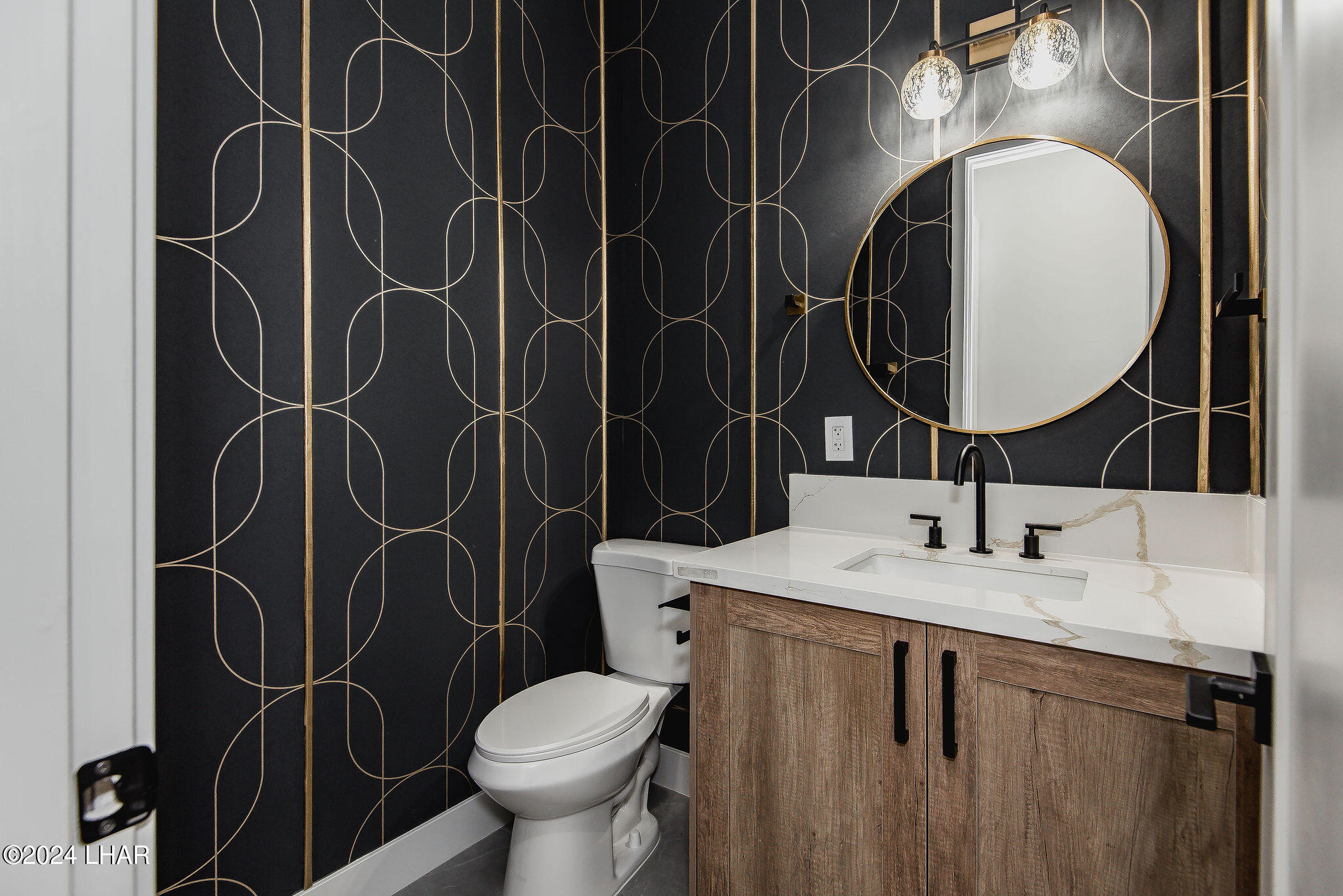 2114 E Calle Salamanca