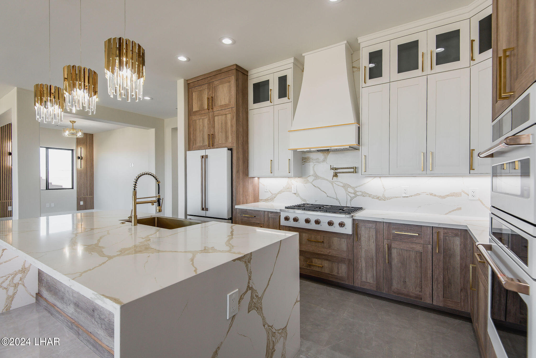 2114 E Calle Salamanca