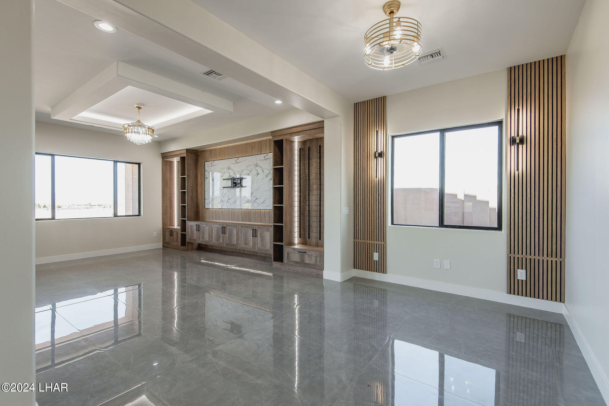 2114 E Calle Salamanca