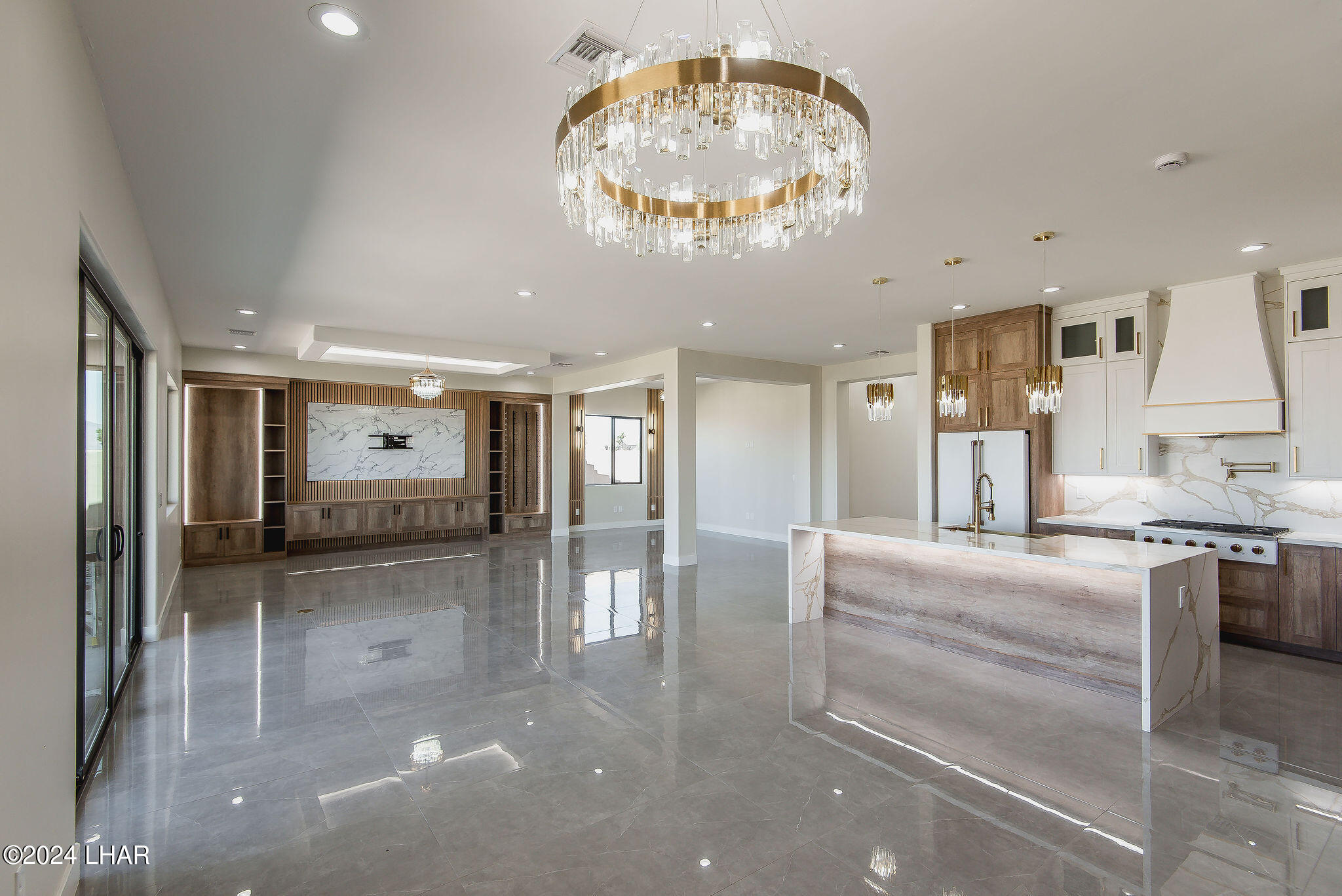 2114 E Calle Salamanca