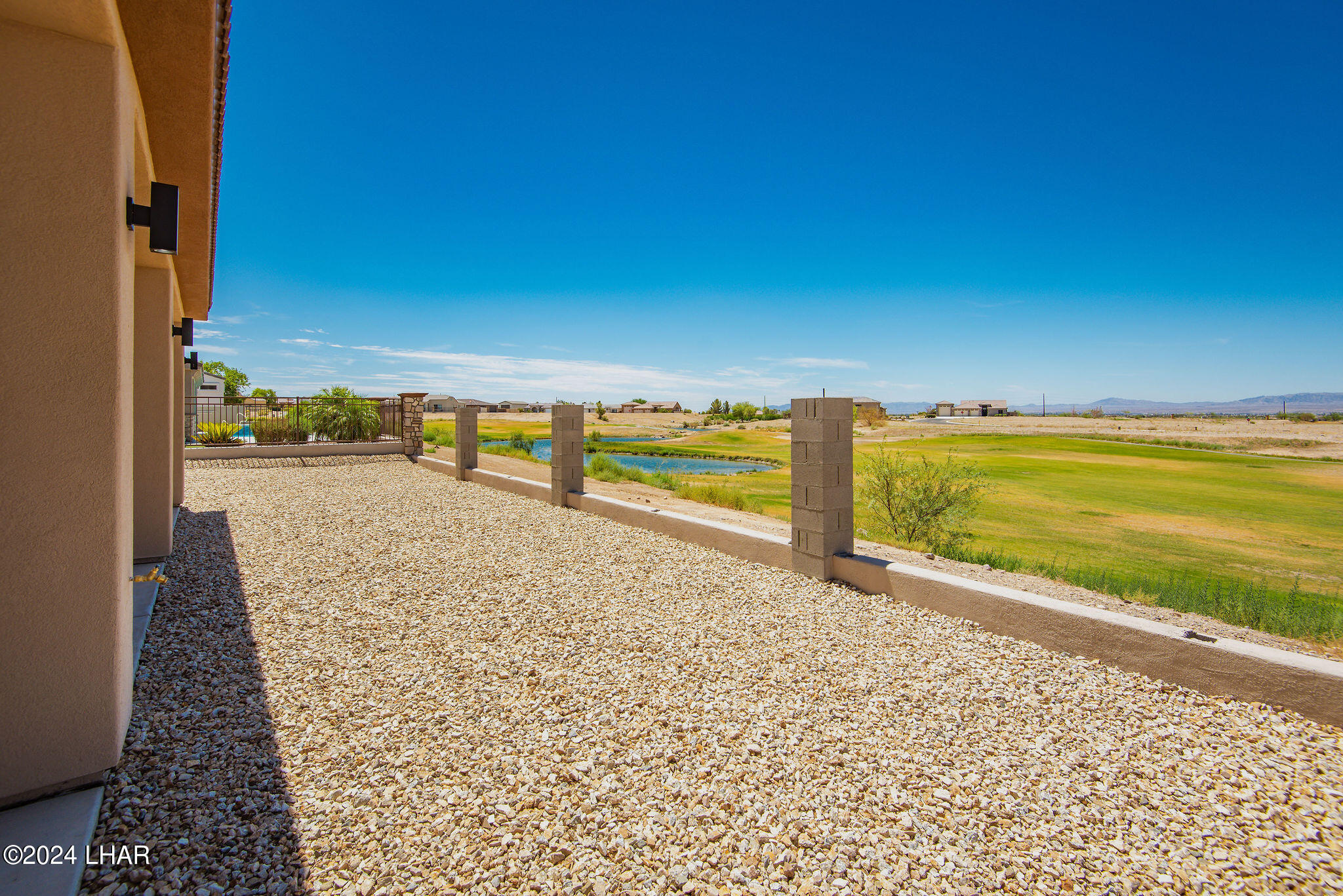 2114 E Calle Salamanca