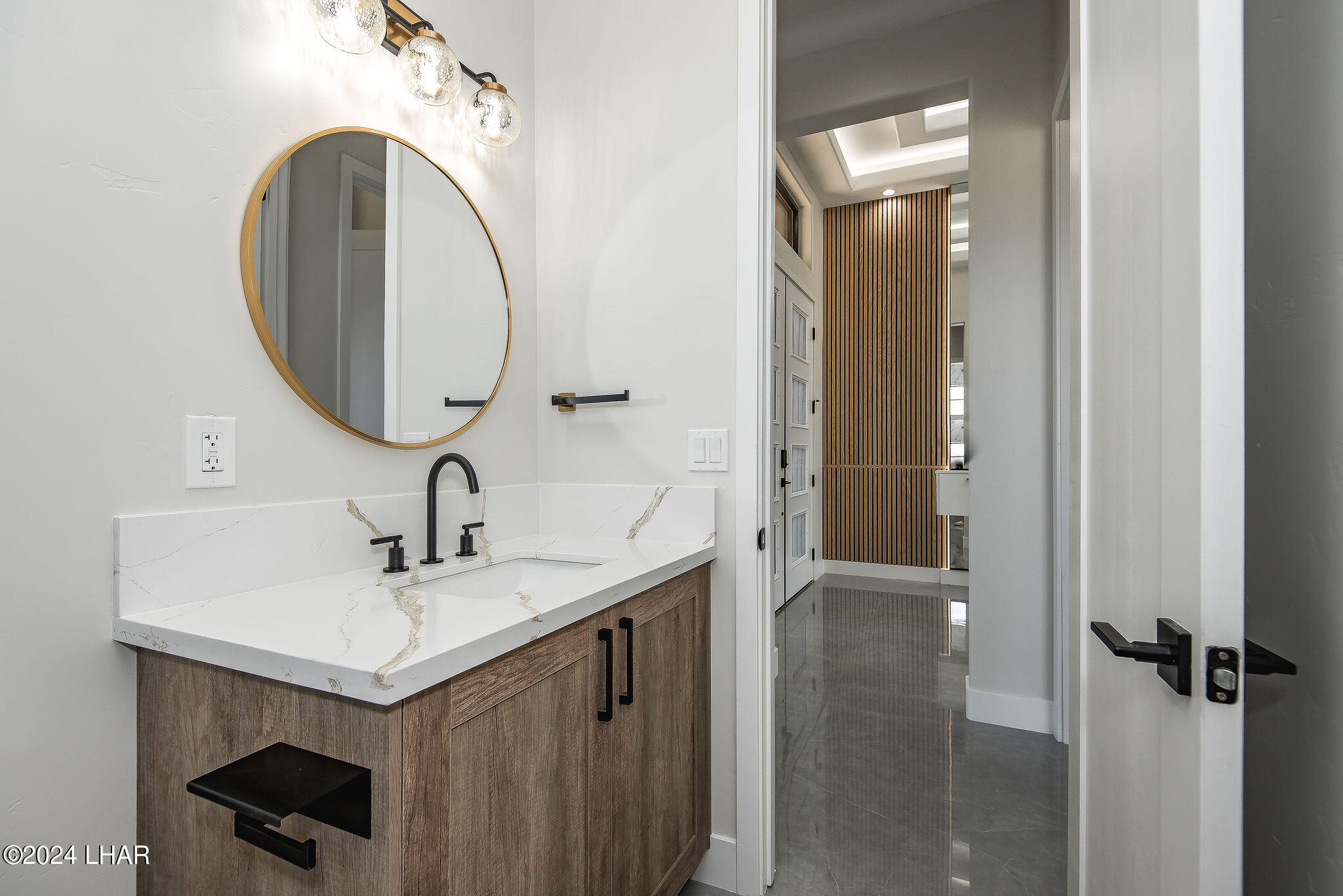 2114 E Calle Salamanca