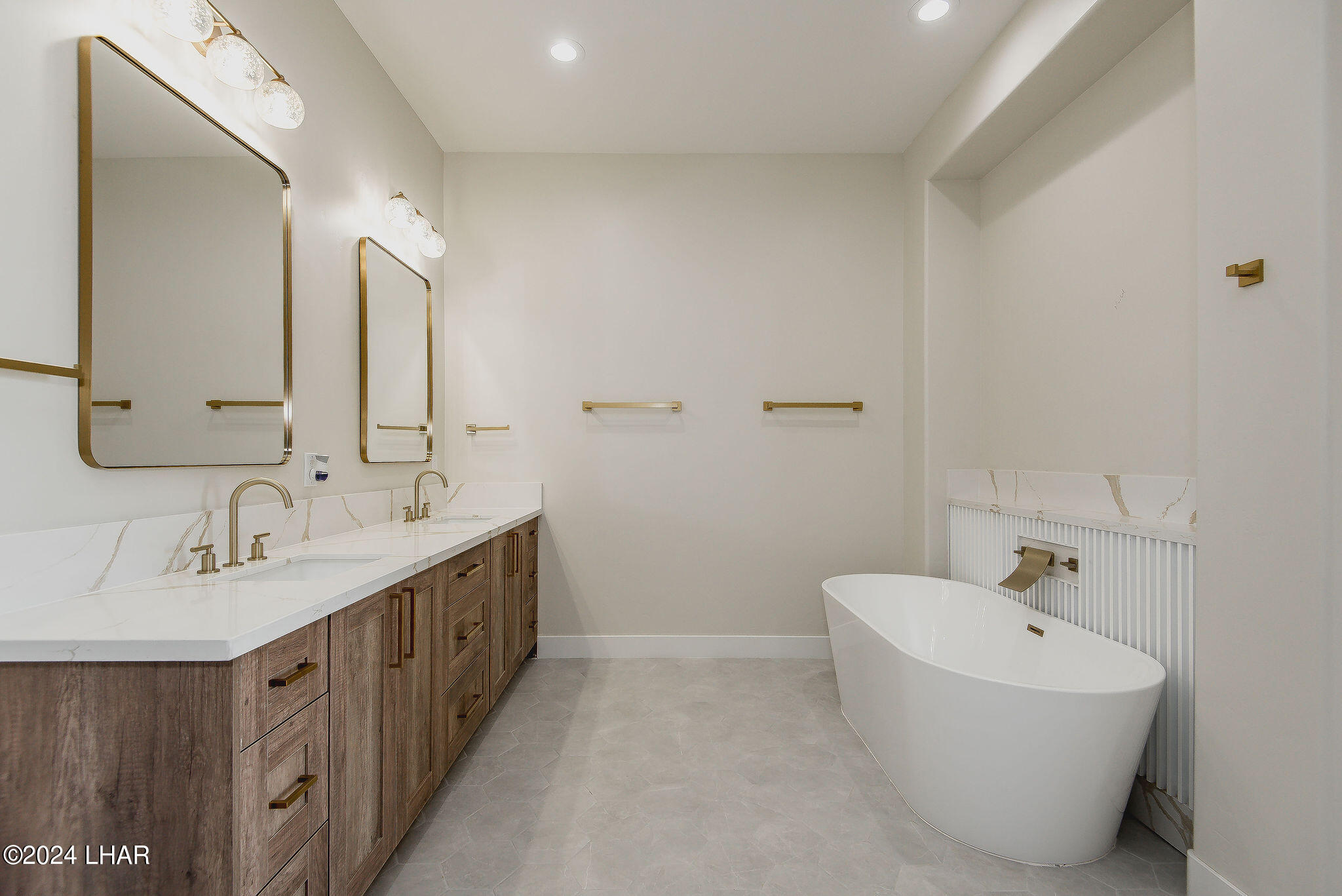 2114 E Calle Salamanca