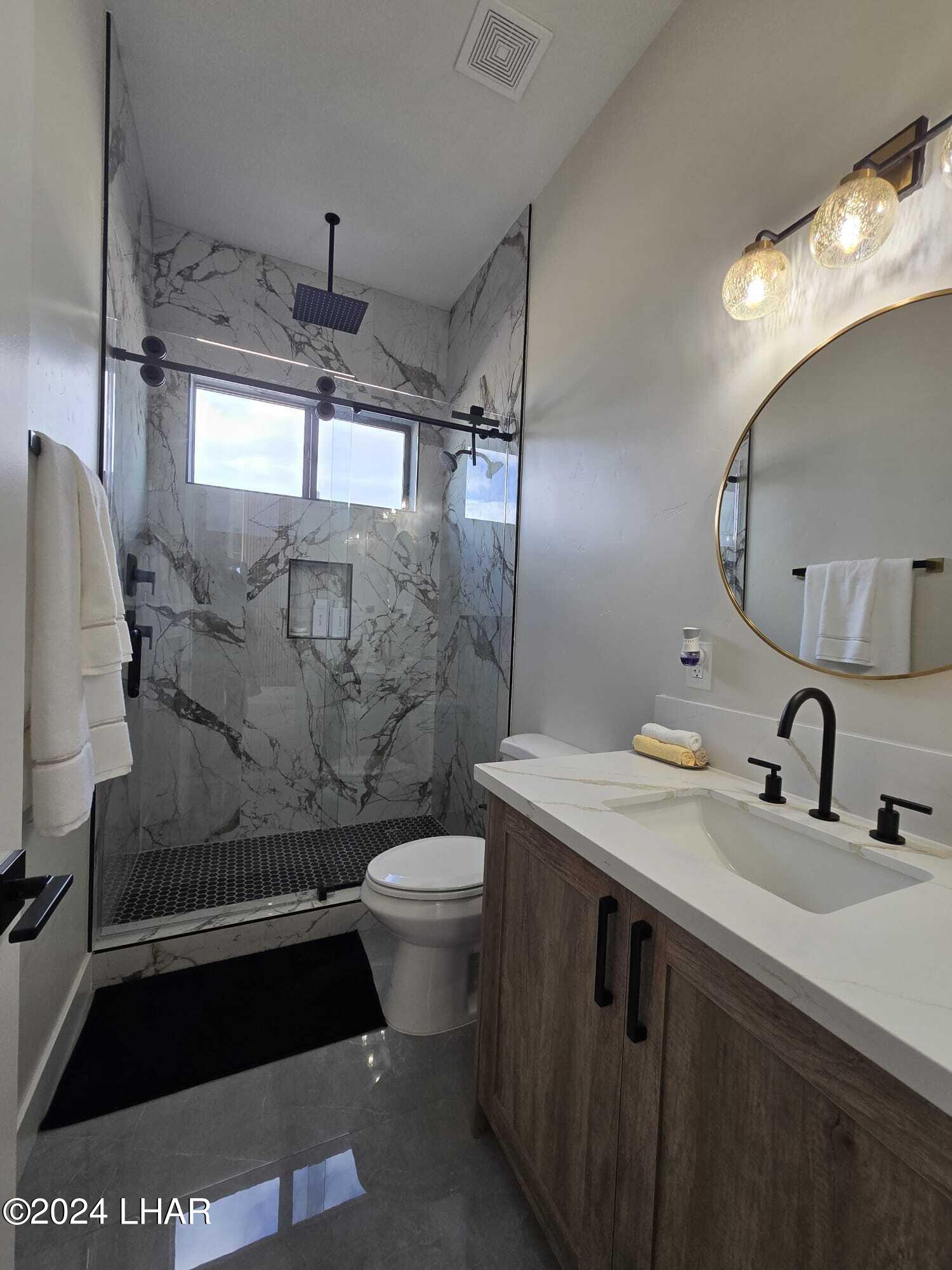 2114 E Calle Salamanca