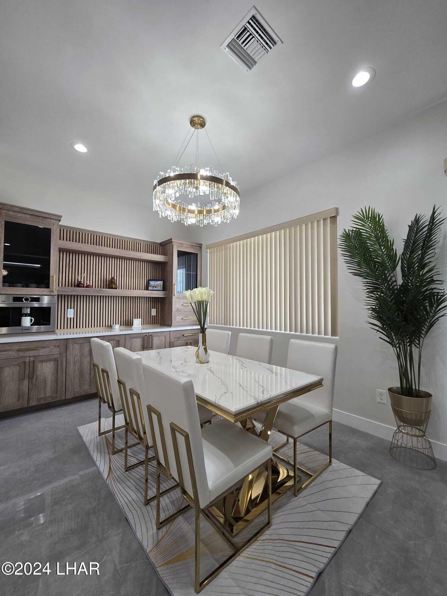 2114 E Calle Salamanca