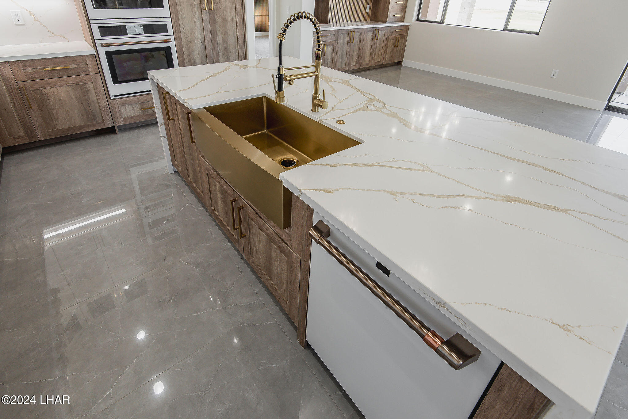 2114 E Calle Salamanca