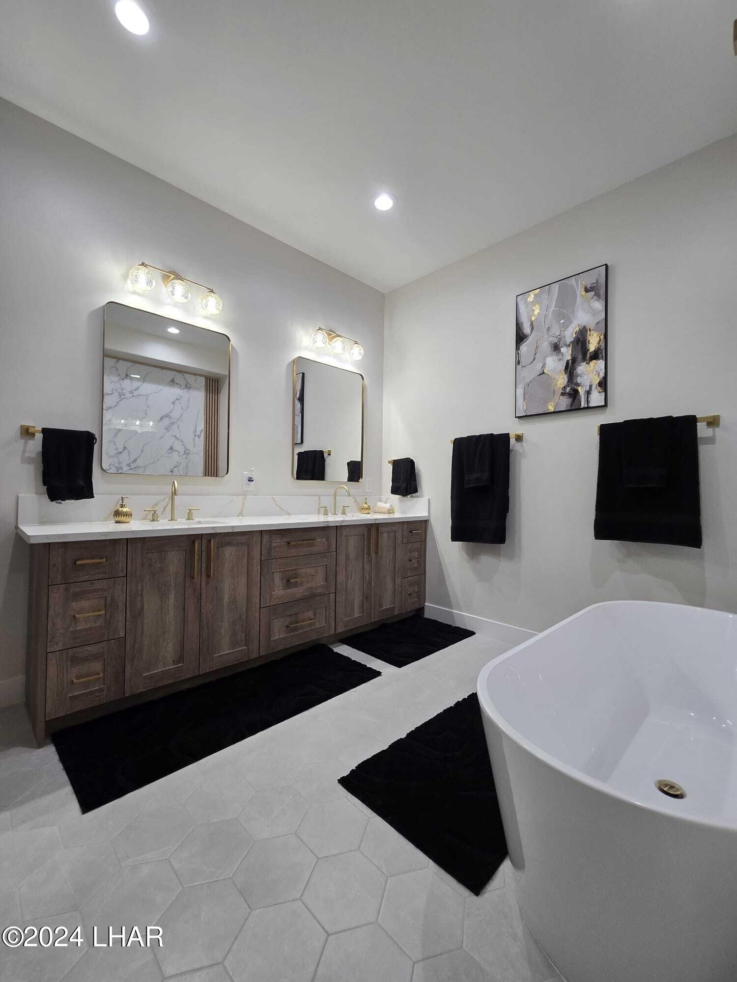 2114 E Calle Salamanca