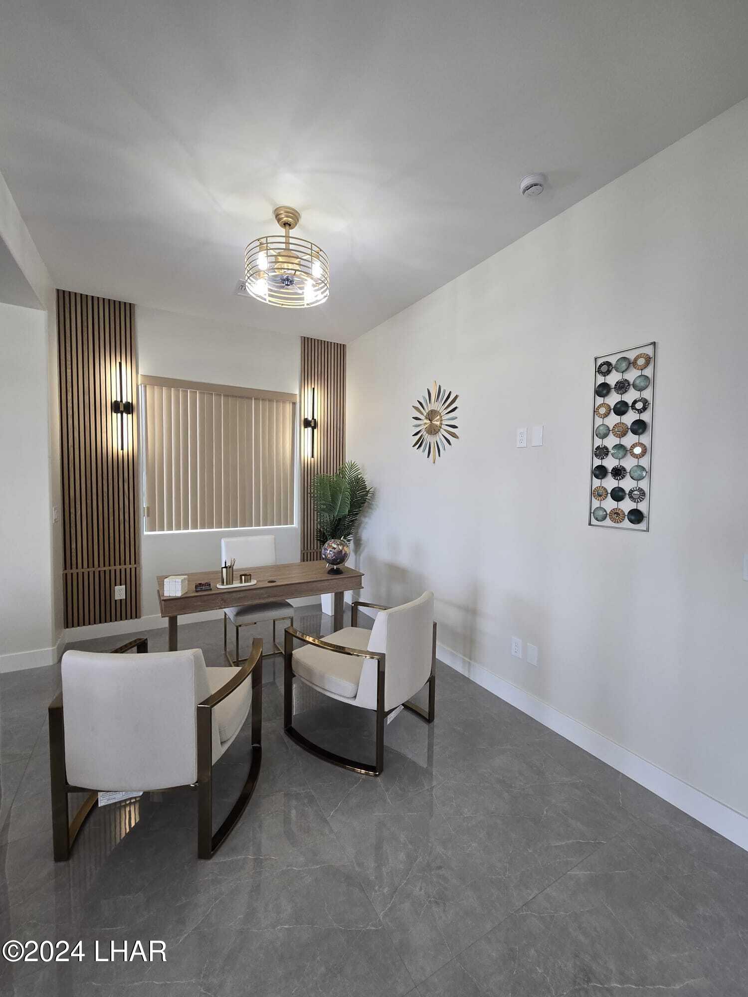 2114 E Calle Salamanca