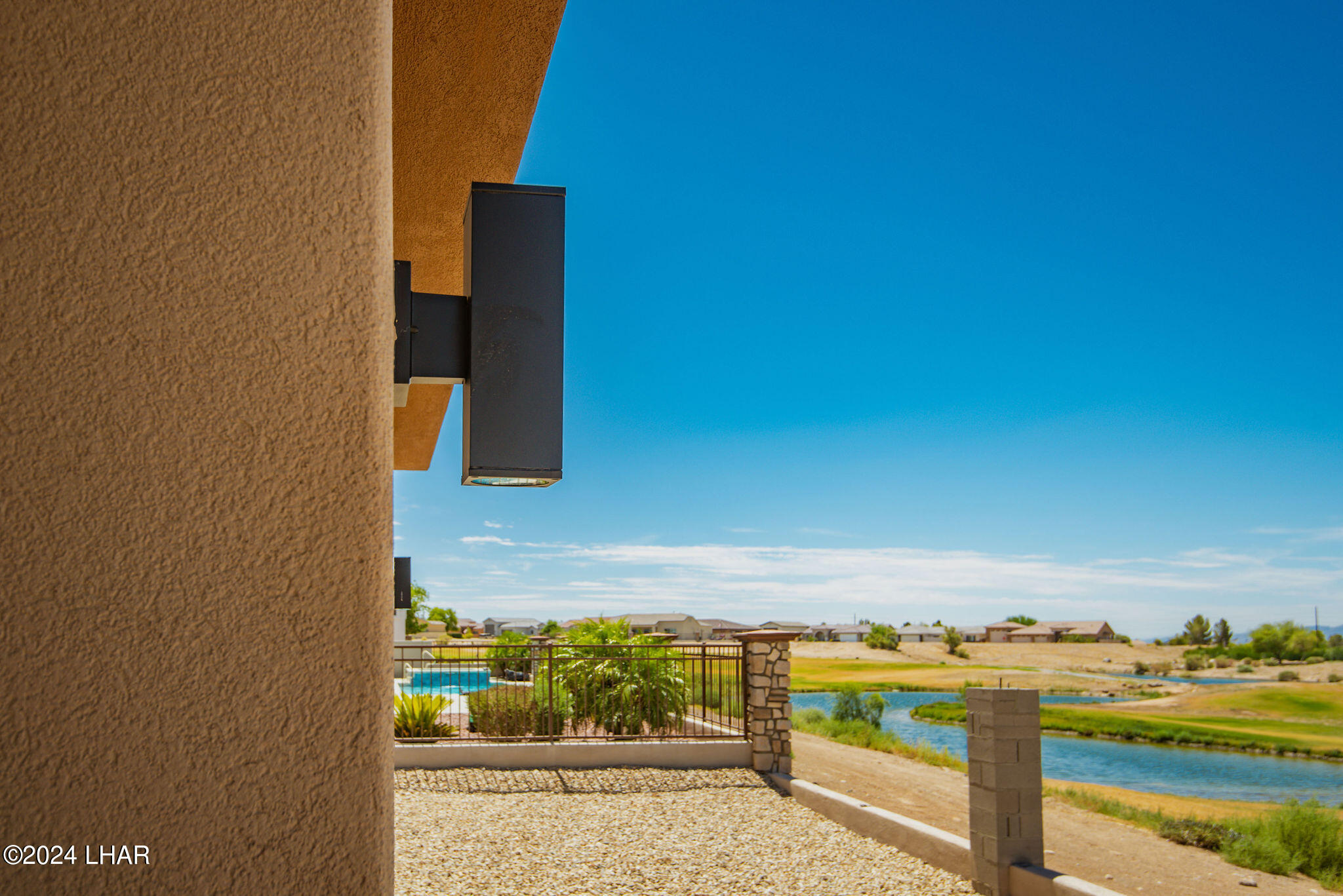 2114 E Calle Salamanca