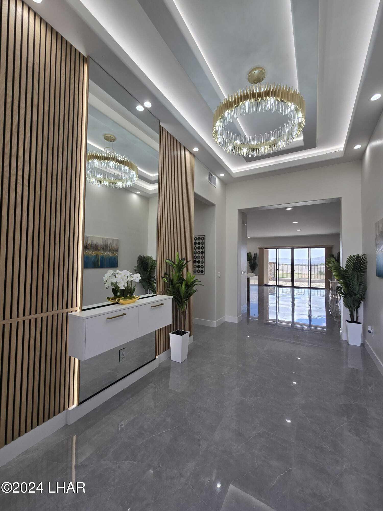 2114 E Calle Salamanca