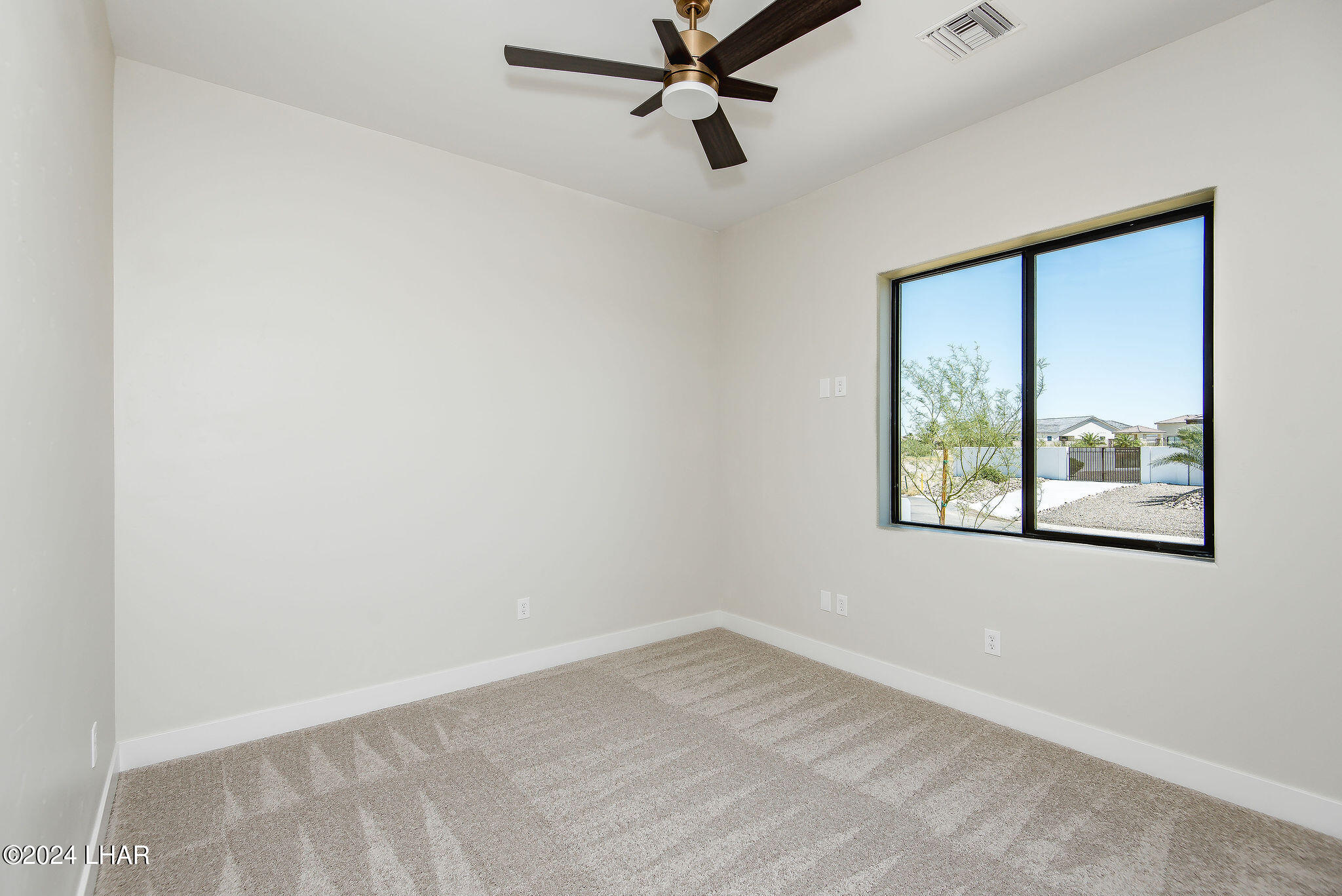 2114 E Calle Salamanca