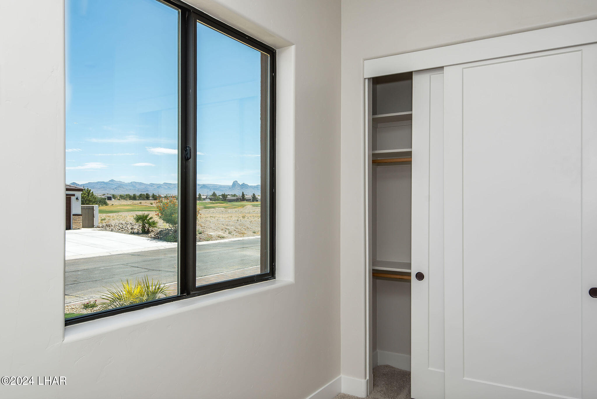 2114 E Calle Salamanca