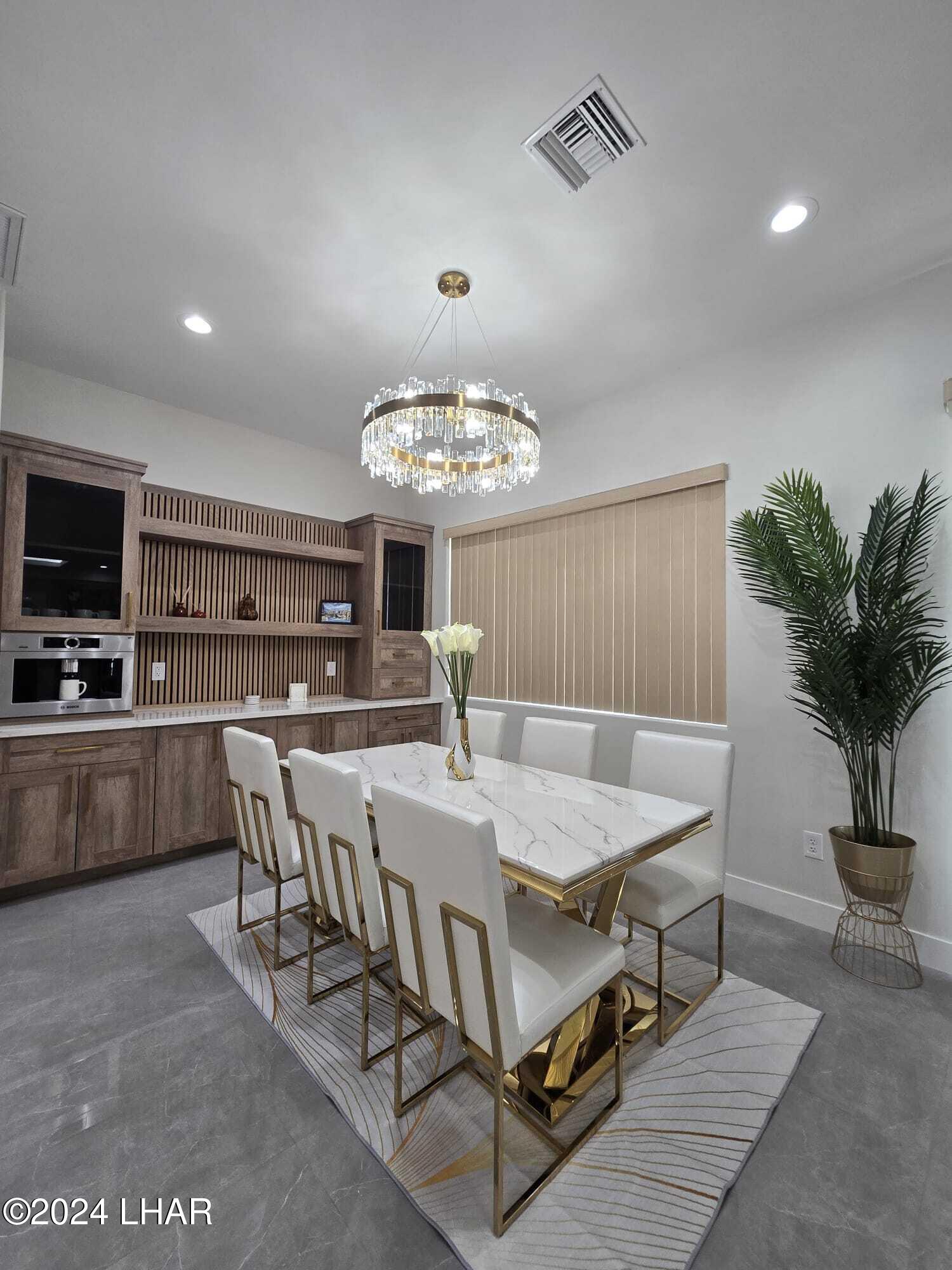 2114 E Calle Salamanca