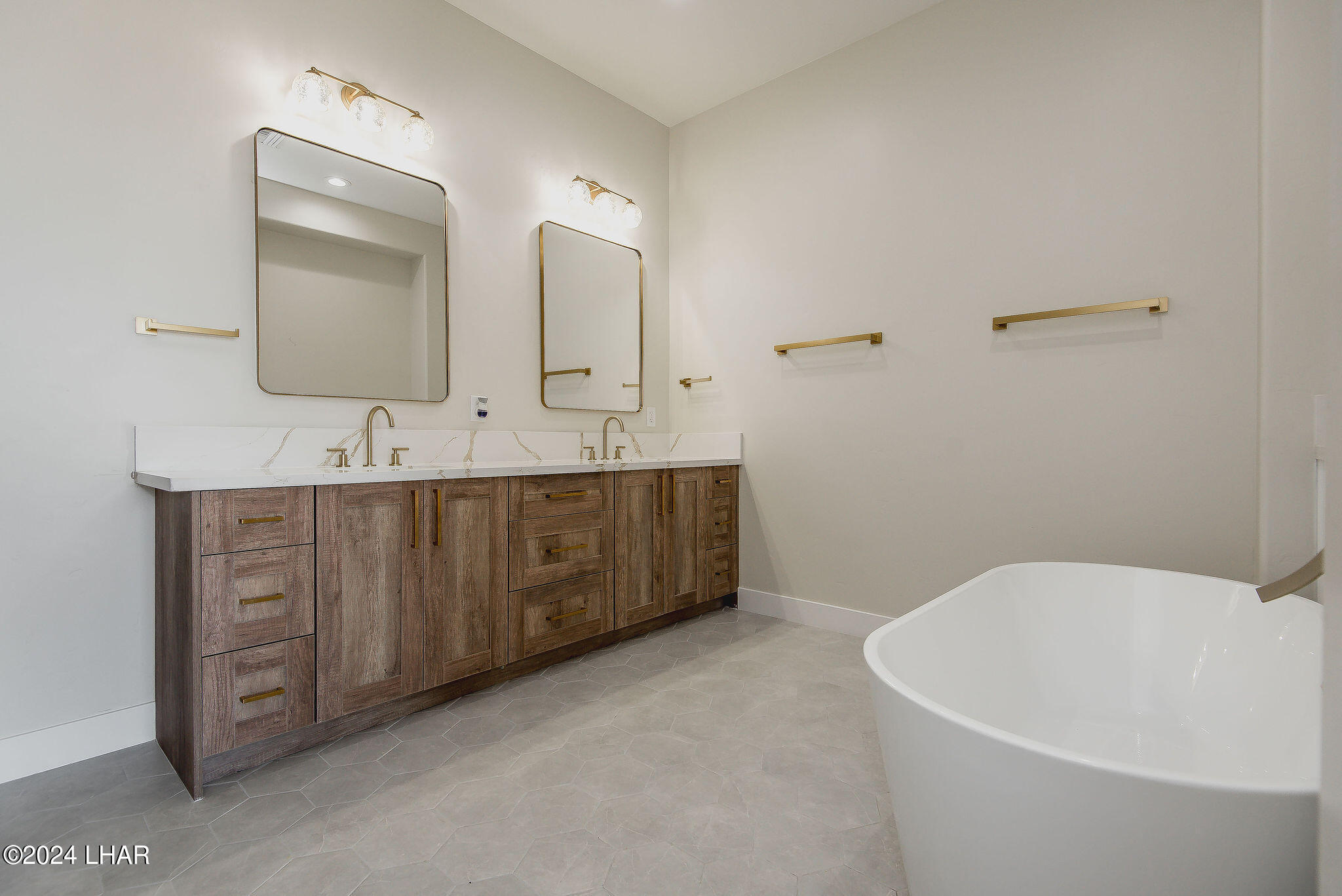 2114 E Calle Salamanca