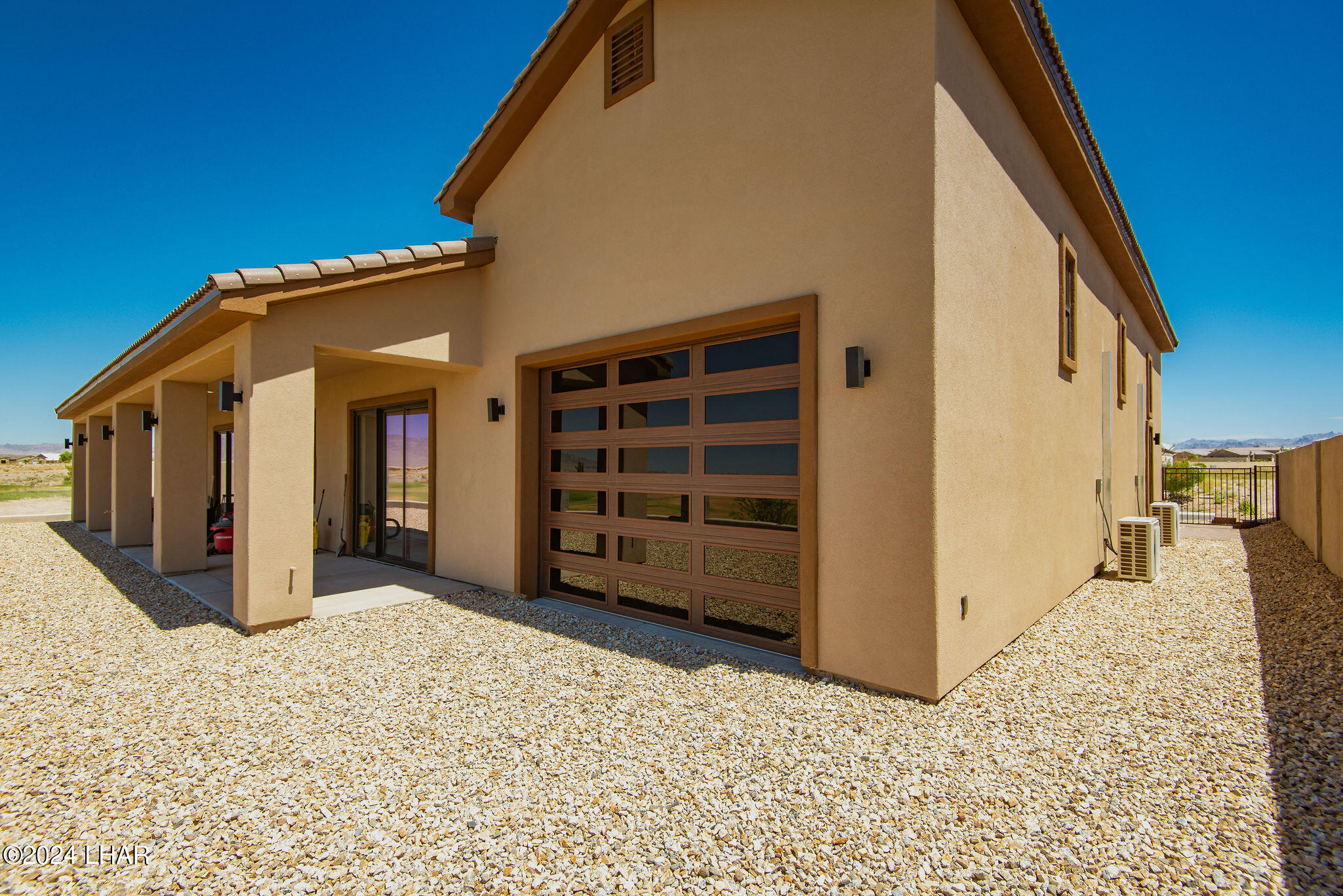 2114 E Calle Salamanca