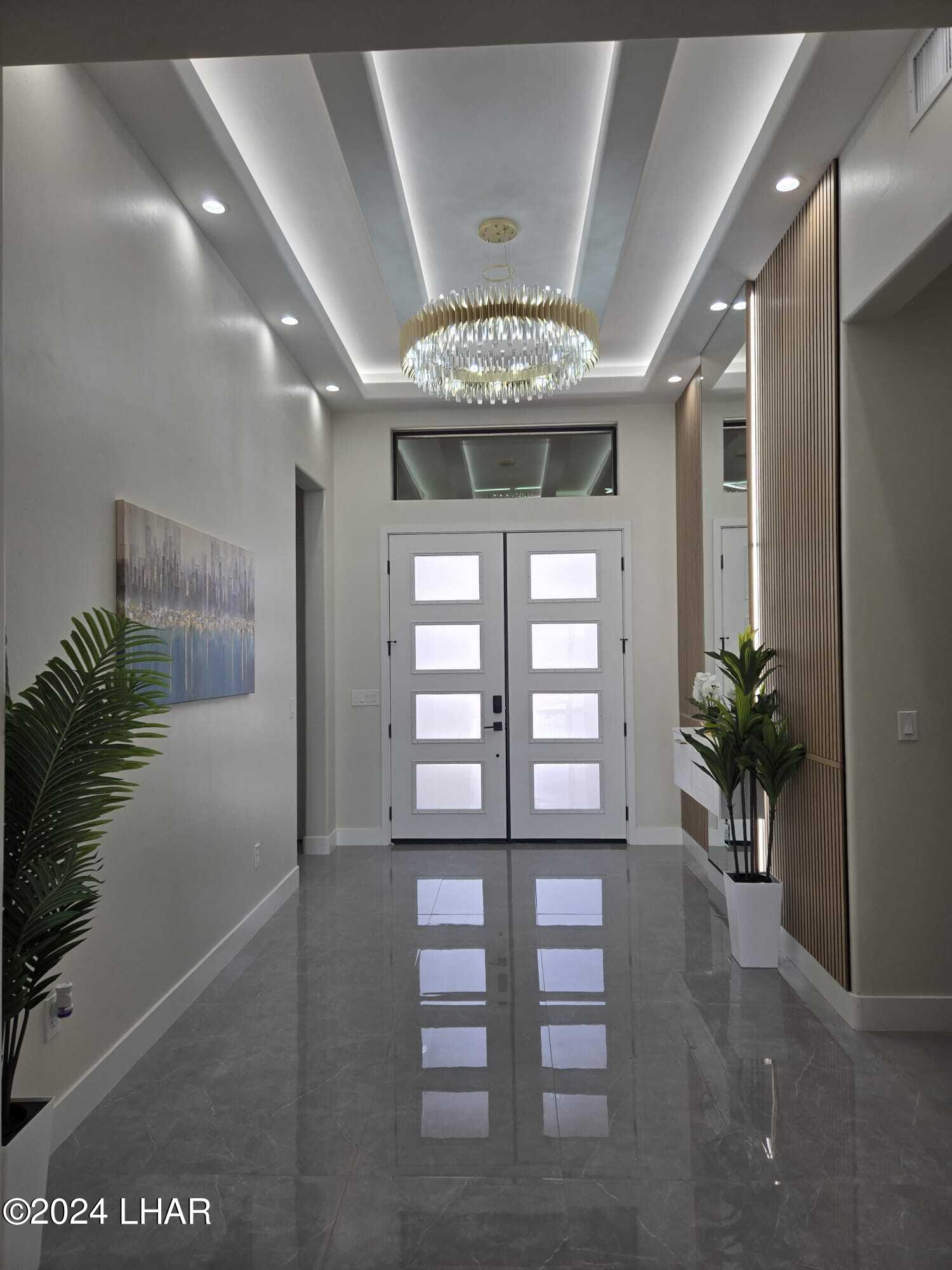 2114 E Calle Salamanca