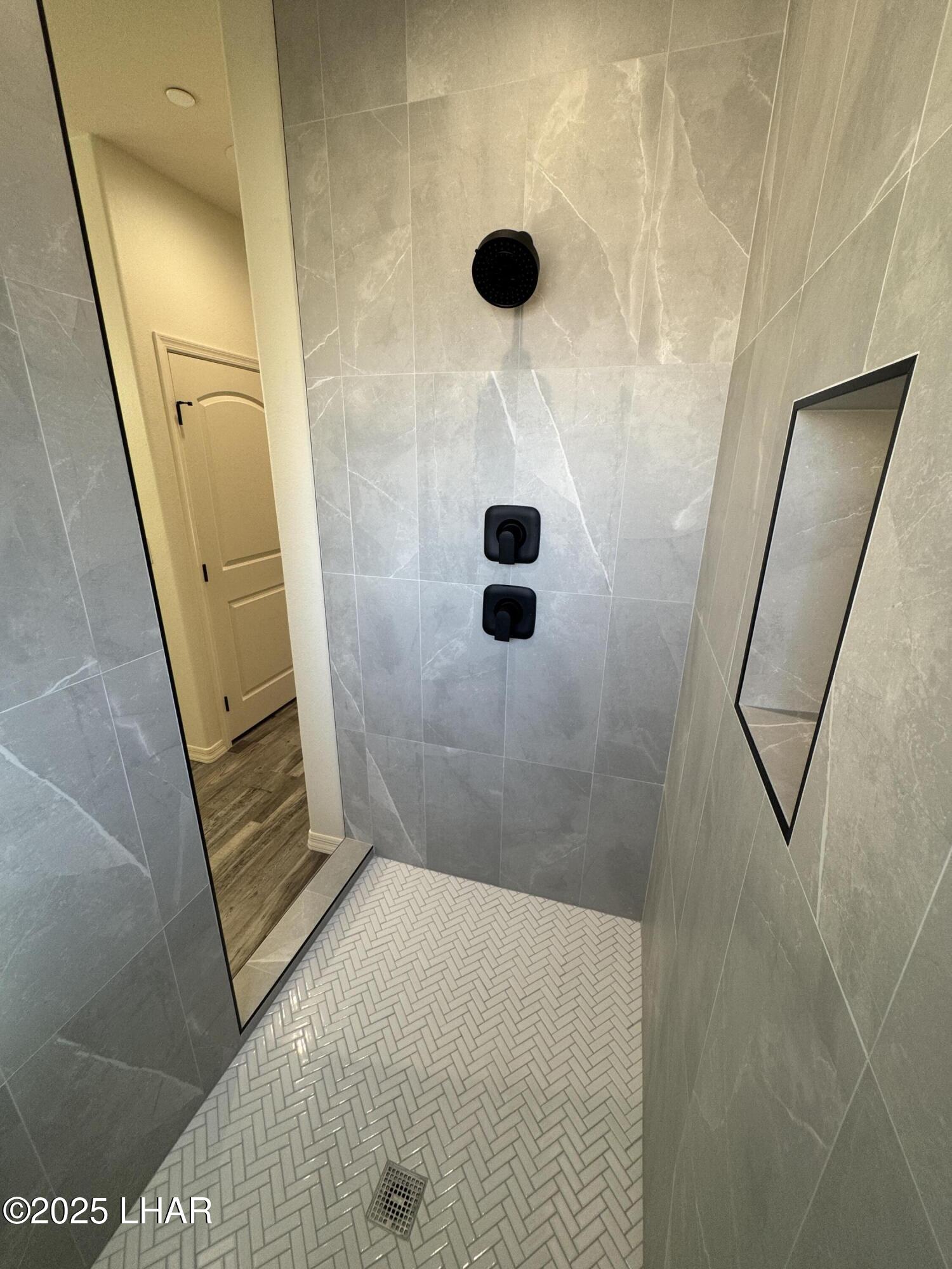 890 Florence Ave, 204