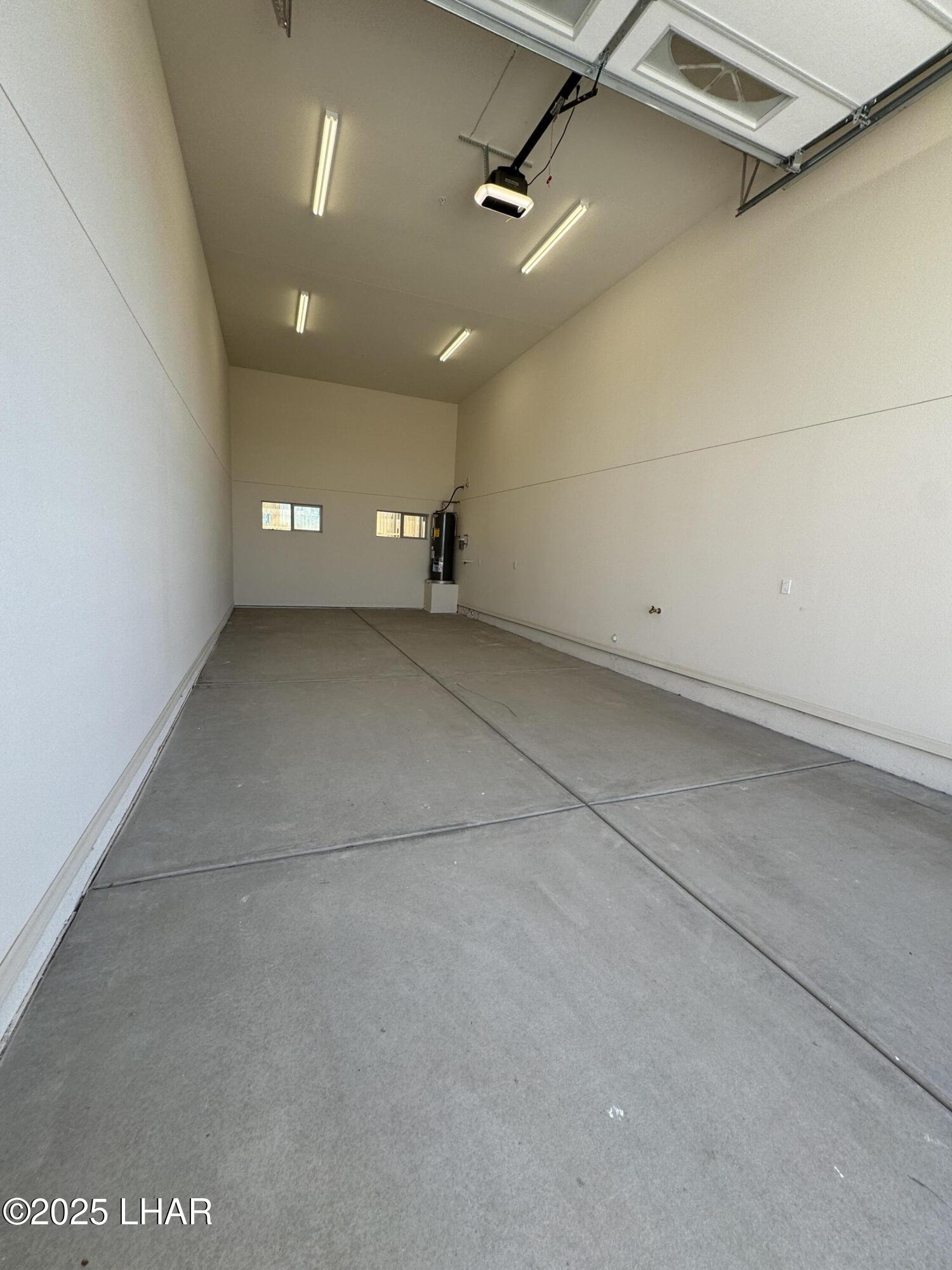 890 Florence Ave, 204