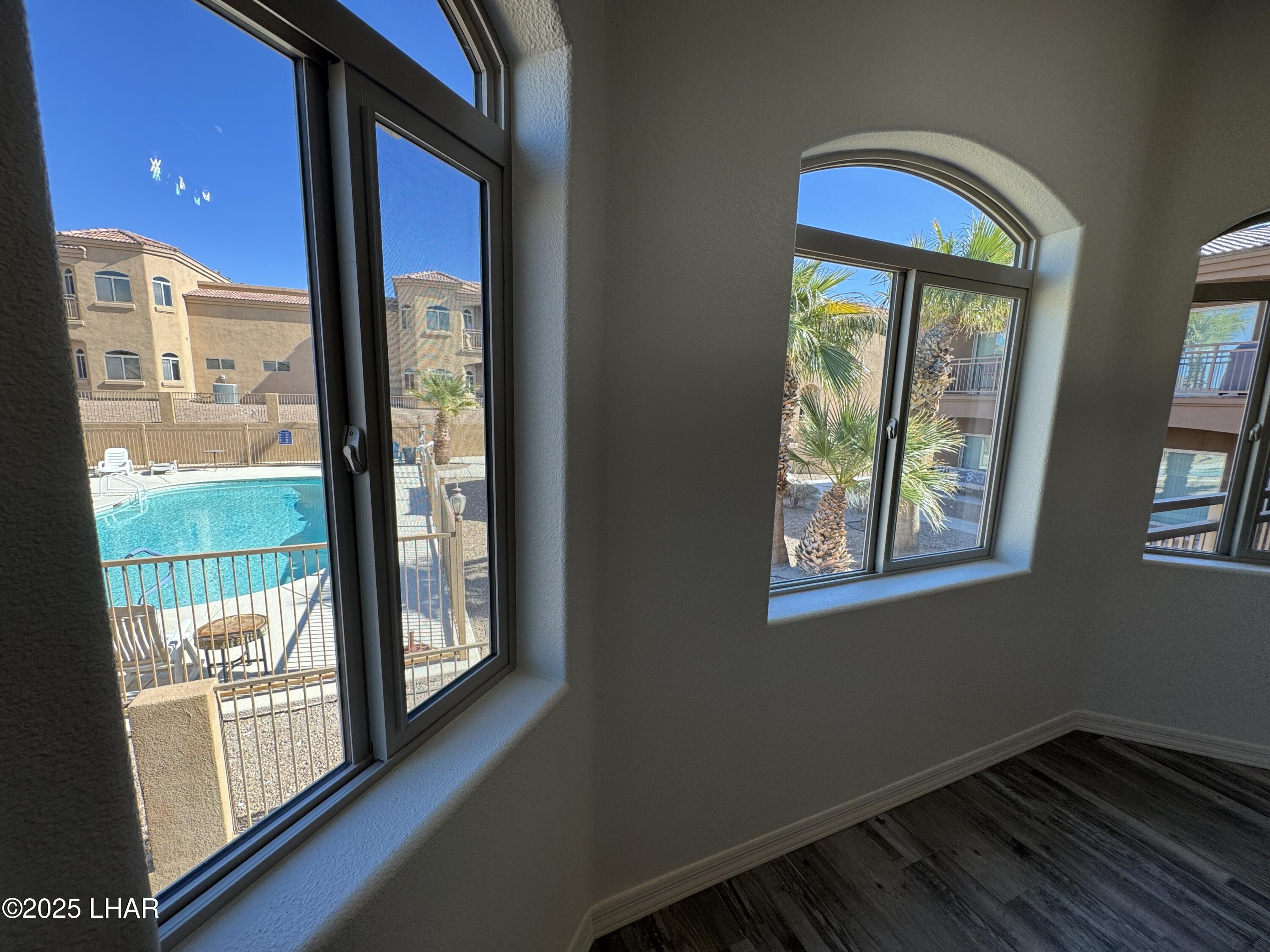 890 Florence Ave, 204