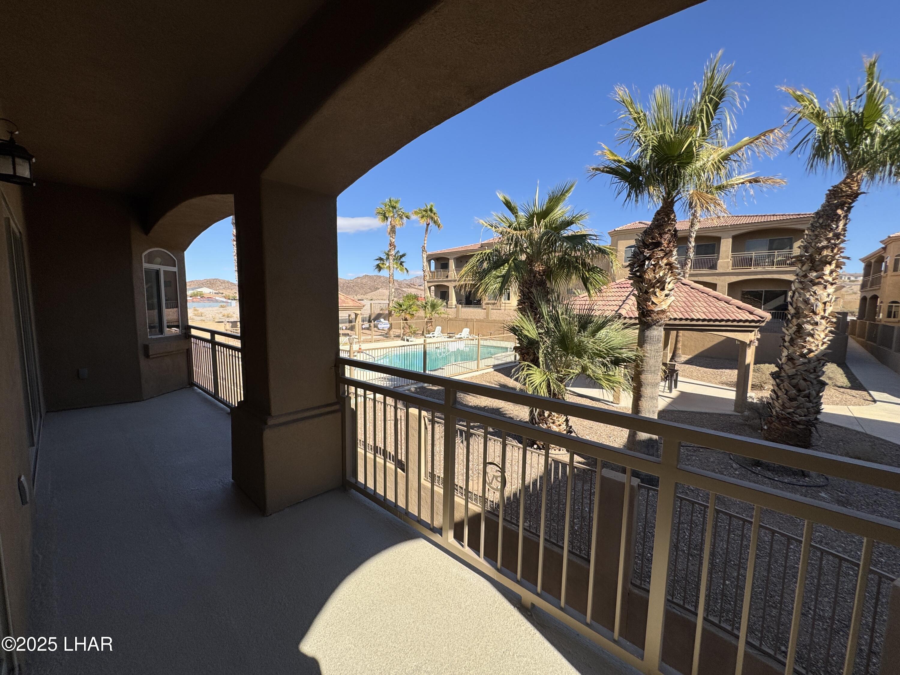 890 Florence Ave, 204