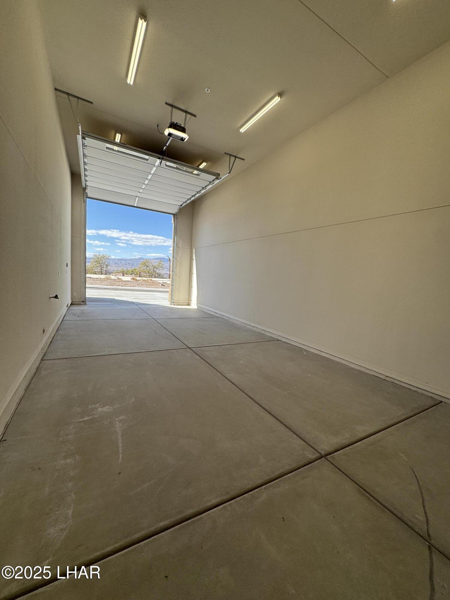 890 Florence Ave, 204