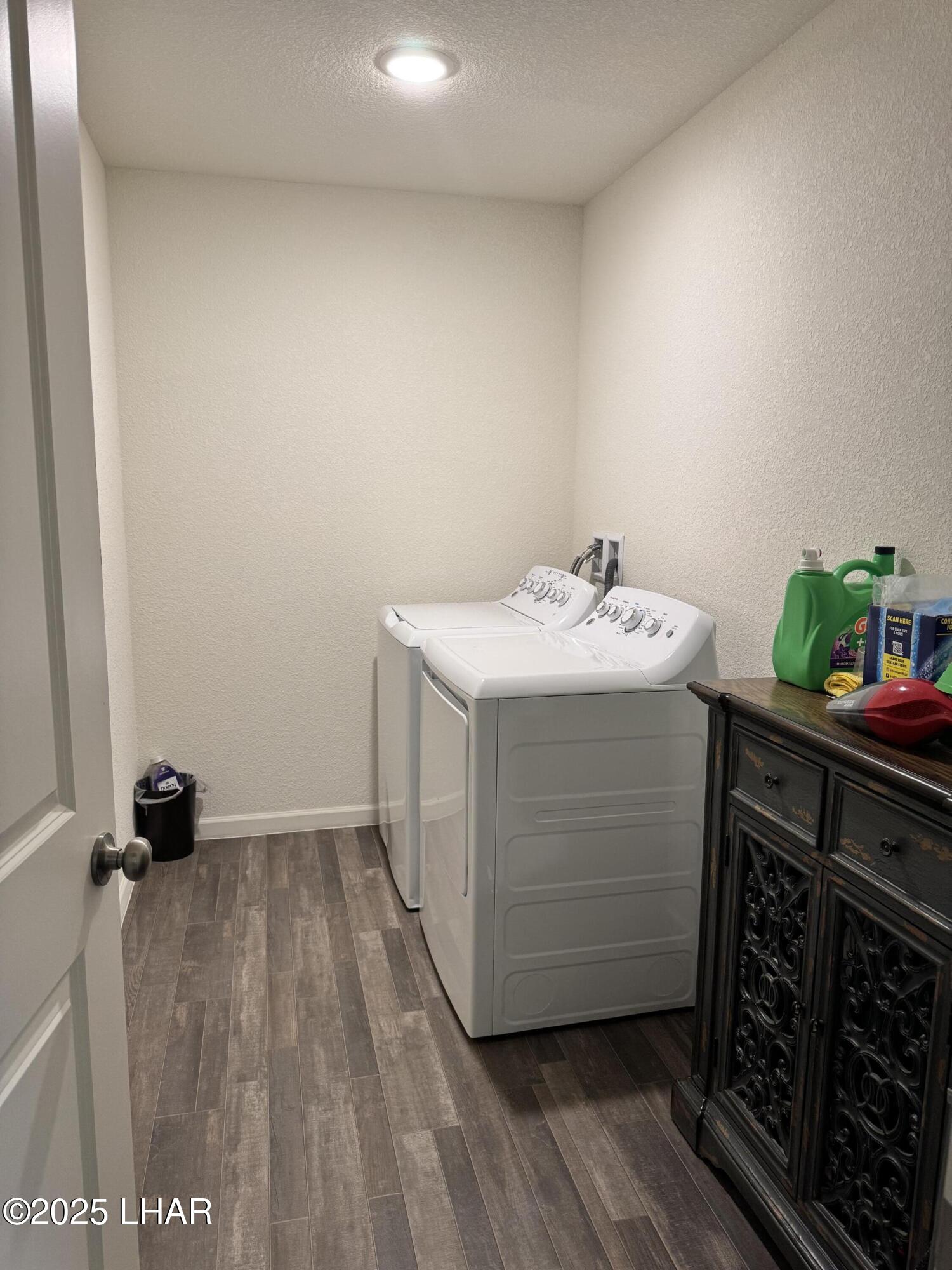 6533 Black Canyon Dr