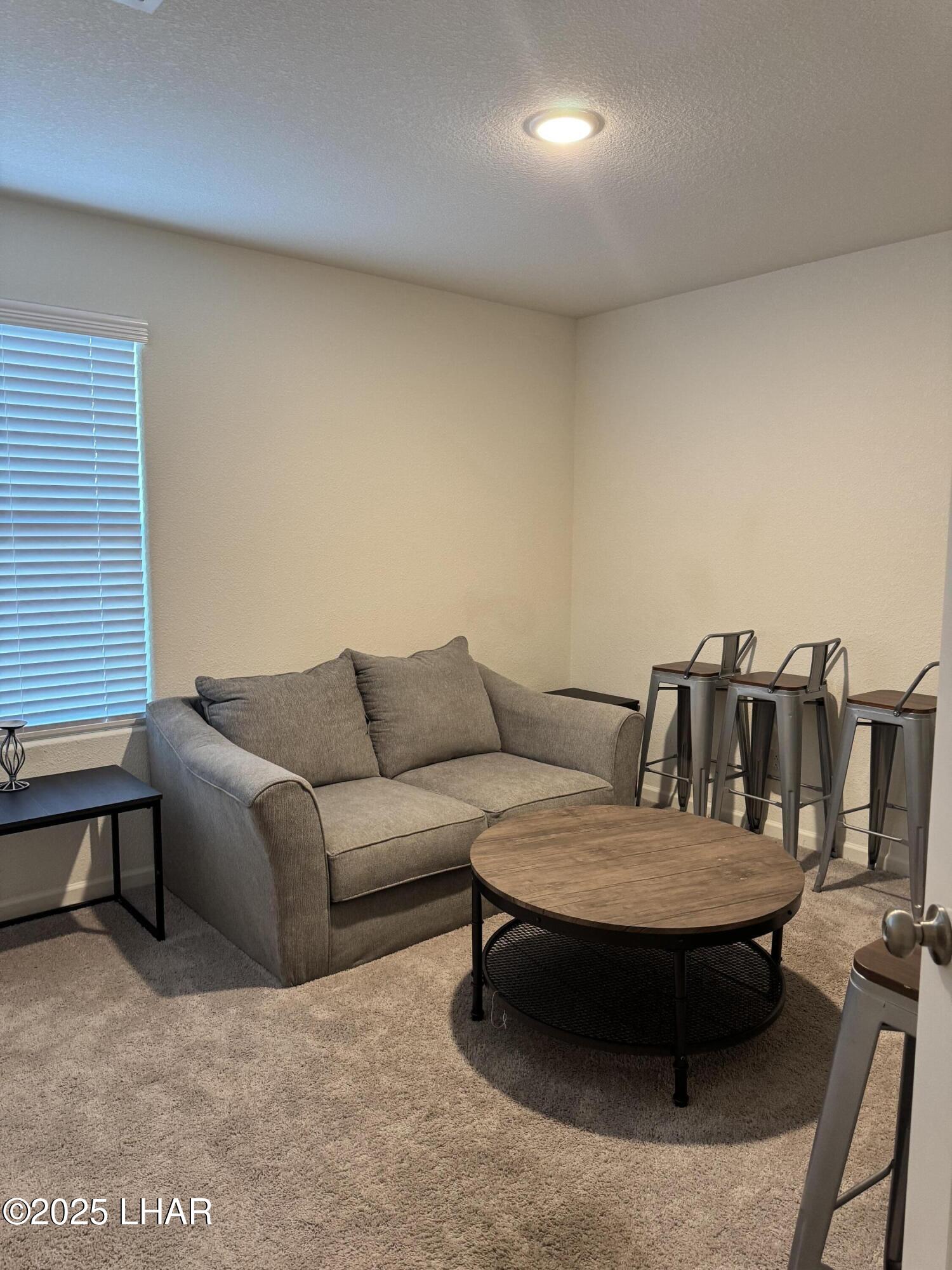 6533 Black Canyon Dr