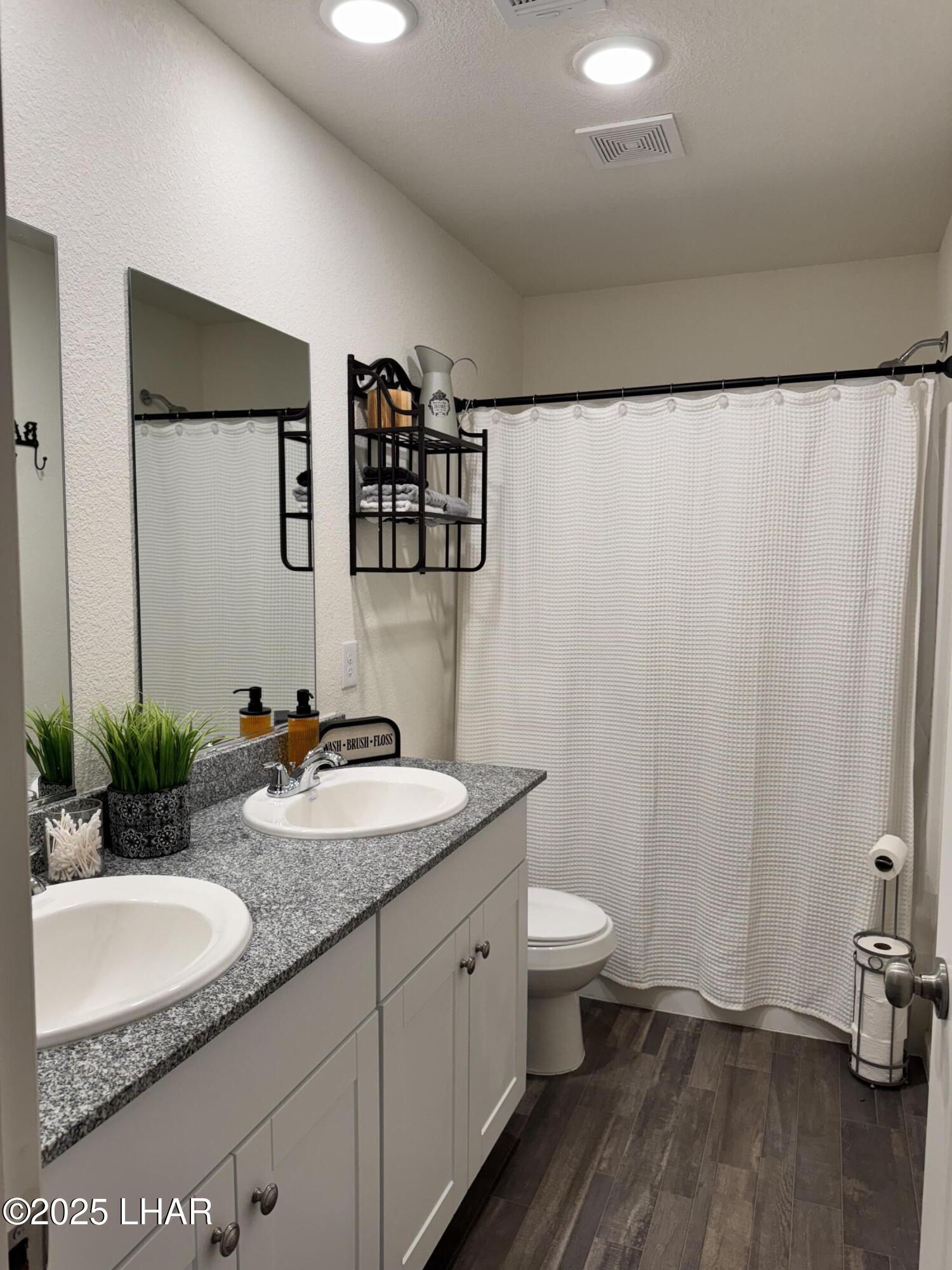 6533 Black Canyon Dr