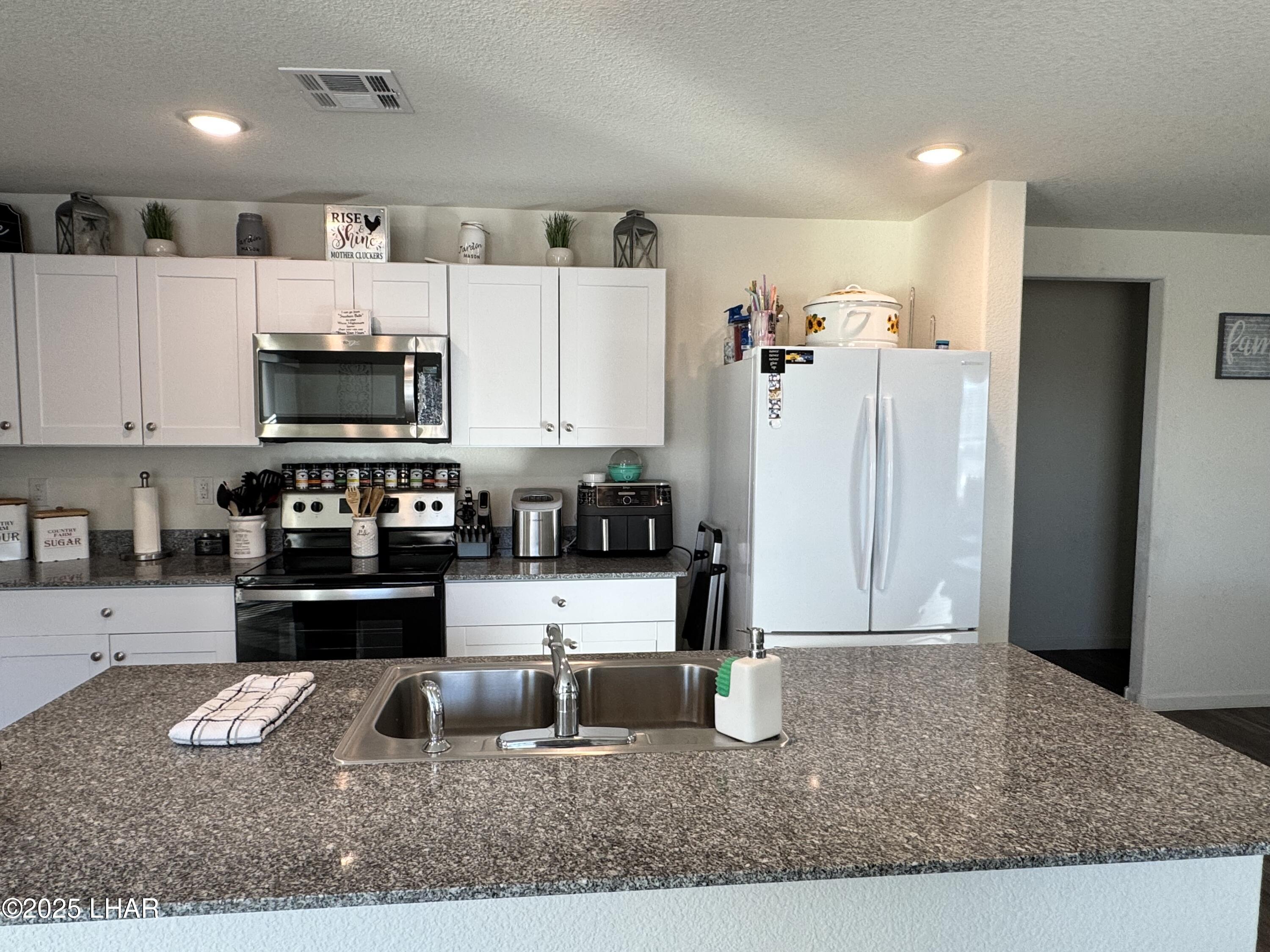 6533 Black Canyon Dr