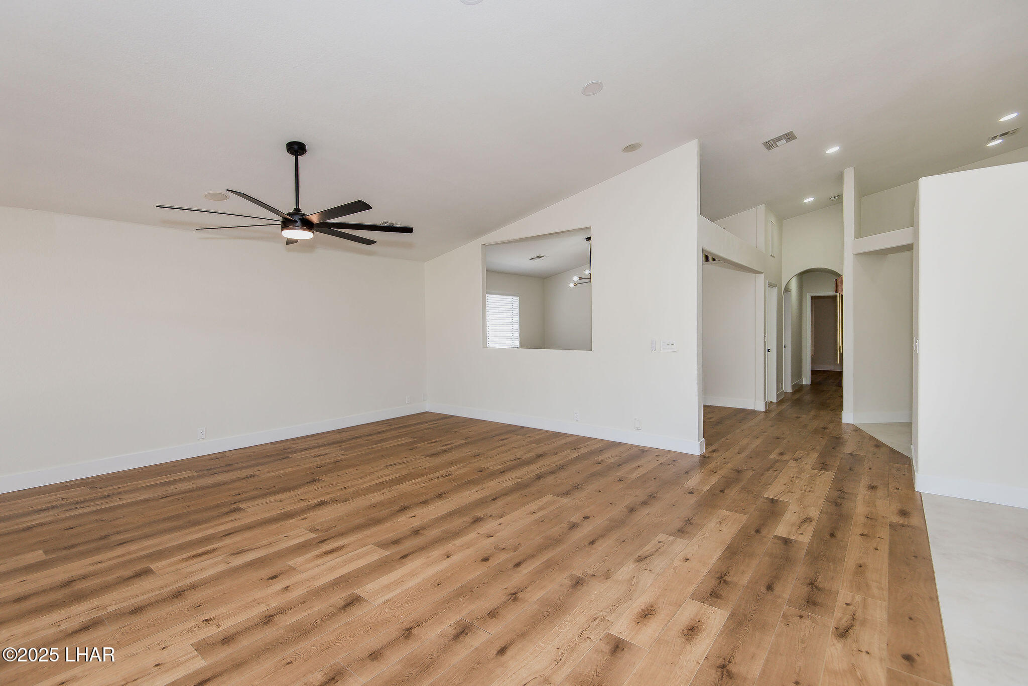 5708 Desert Lakes Dr