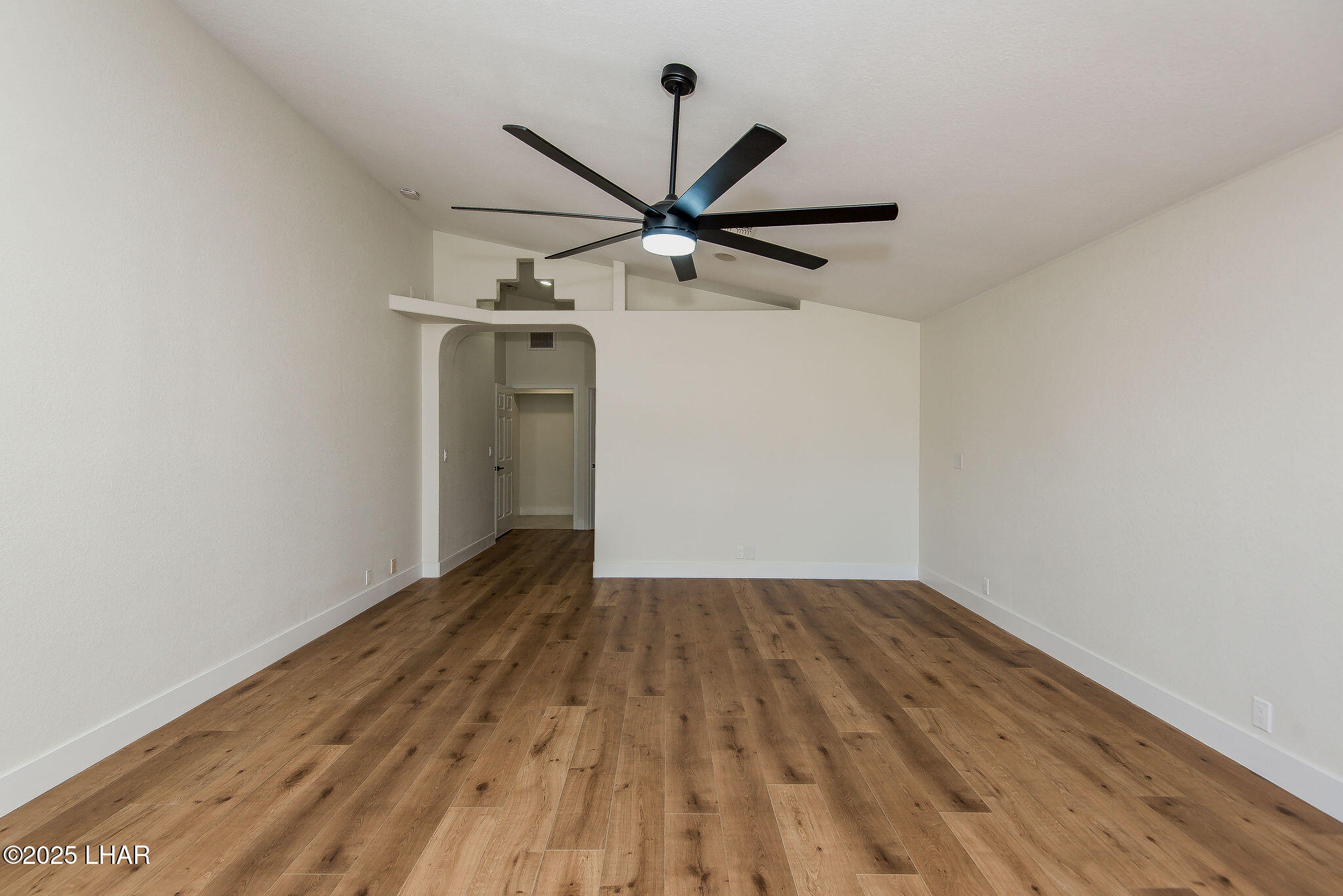 5708 Desert Lakes Dr