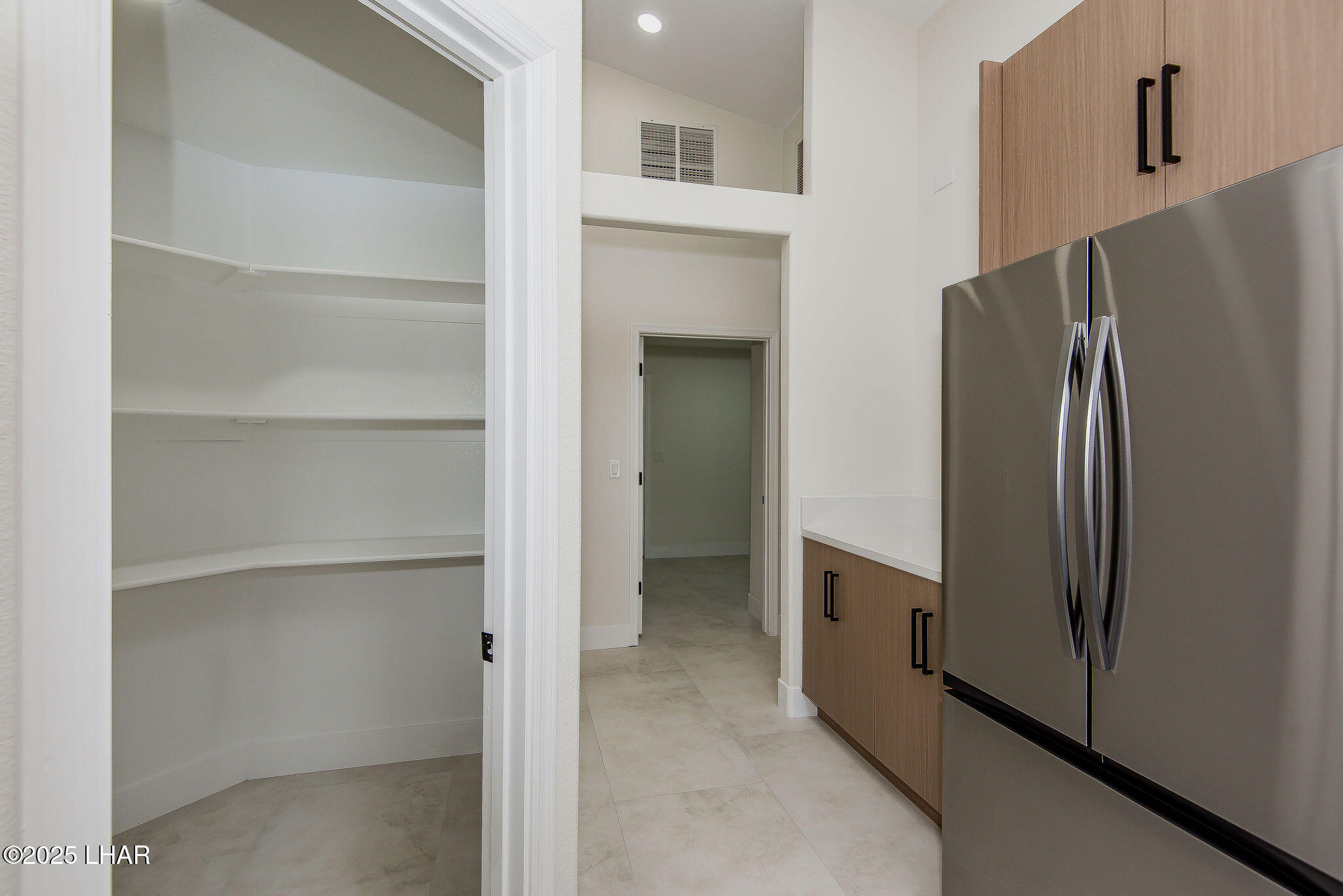 5708 Desert Lakes Dr