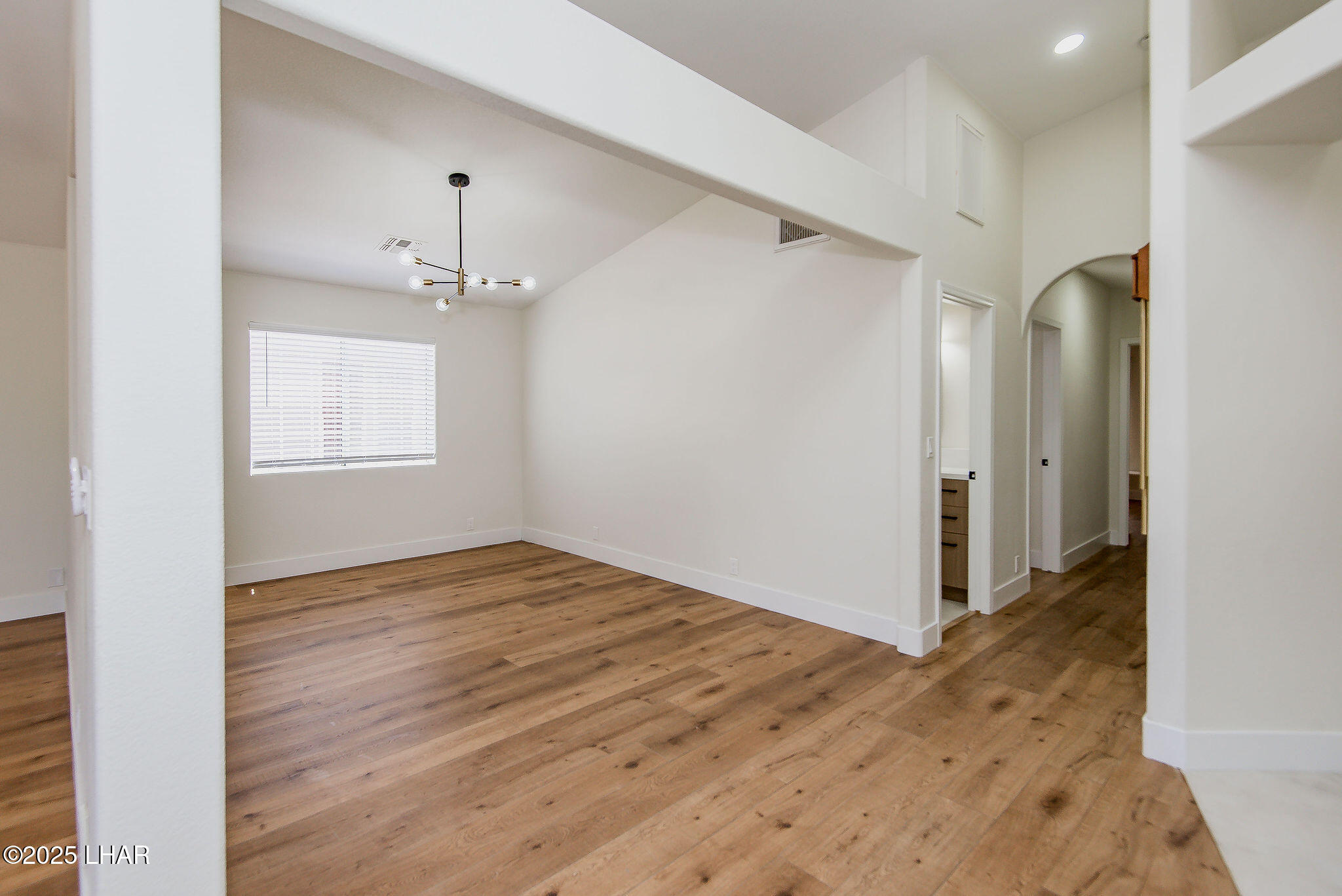 5708 Desert Lakes Dr