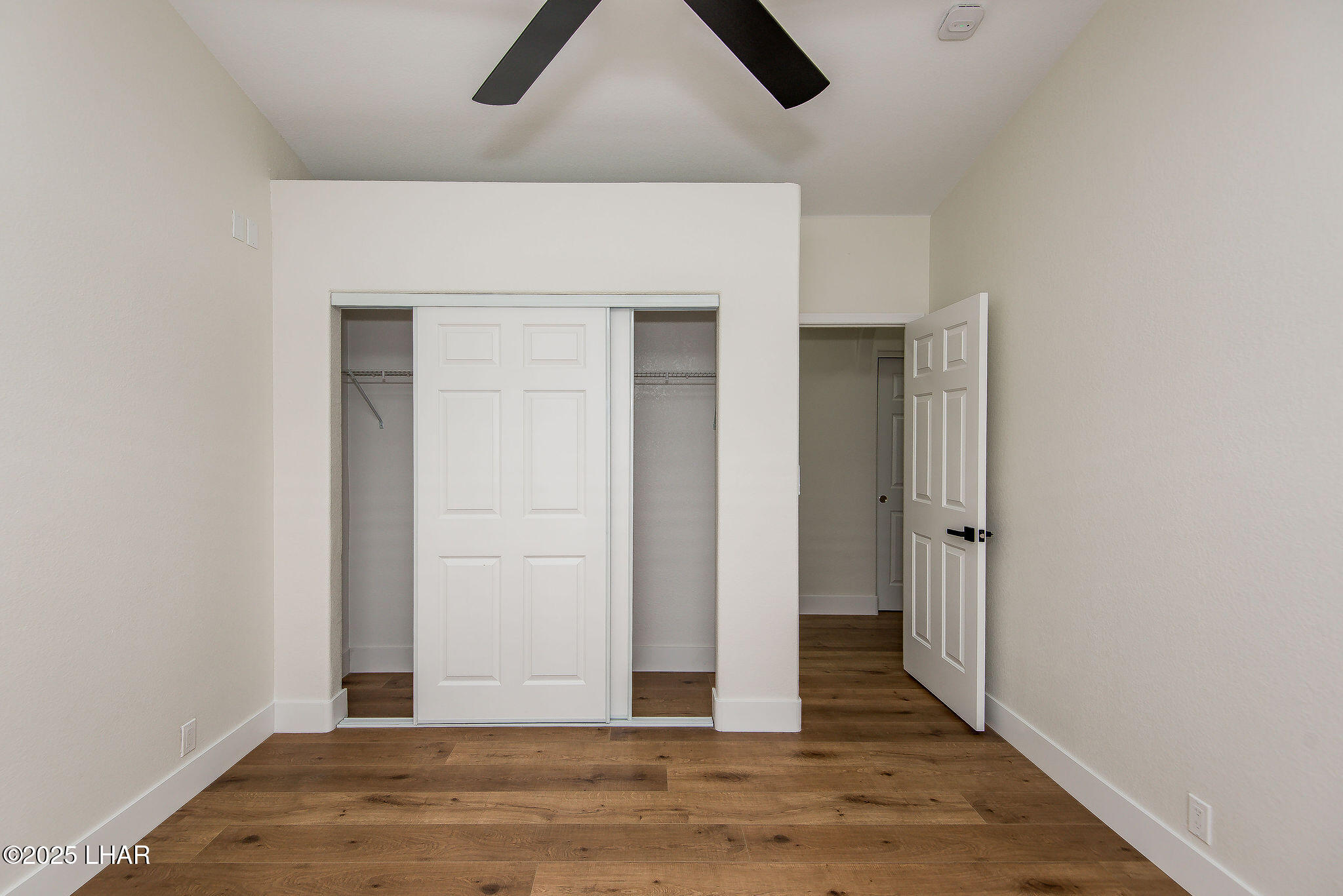 5708 Desert Lakes Dr