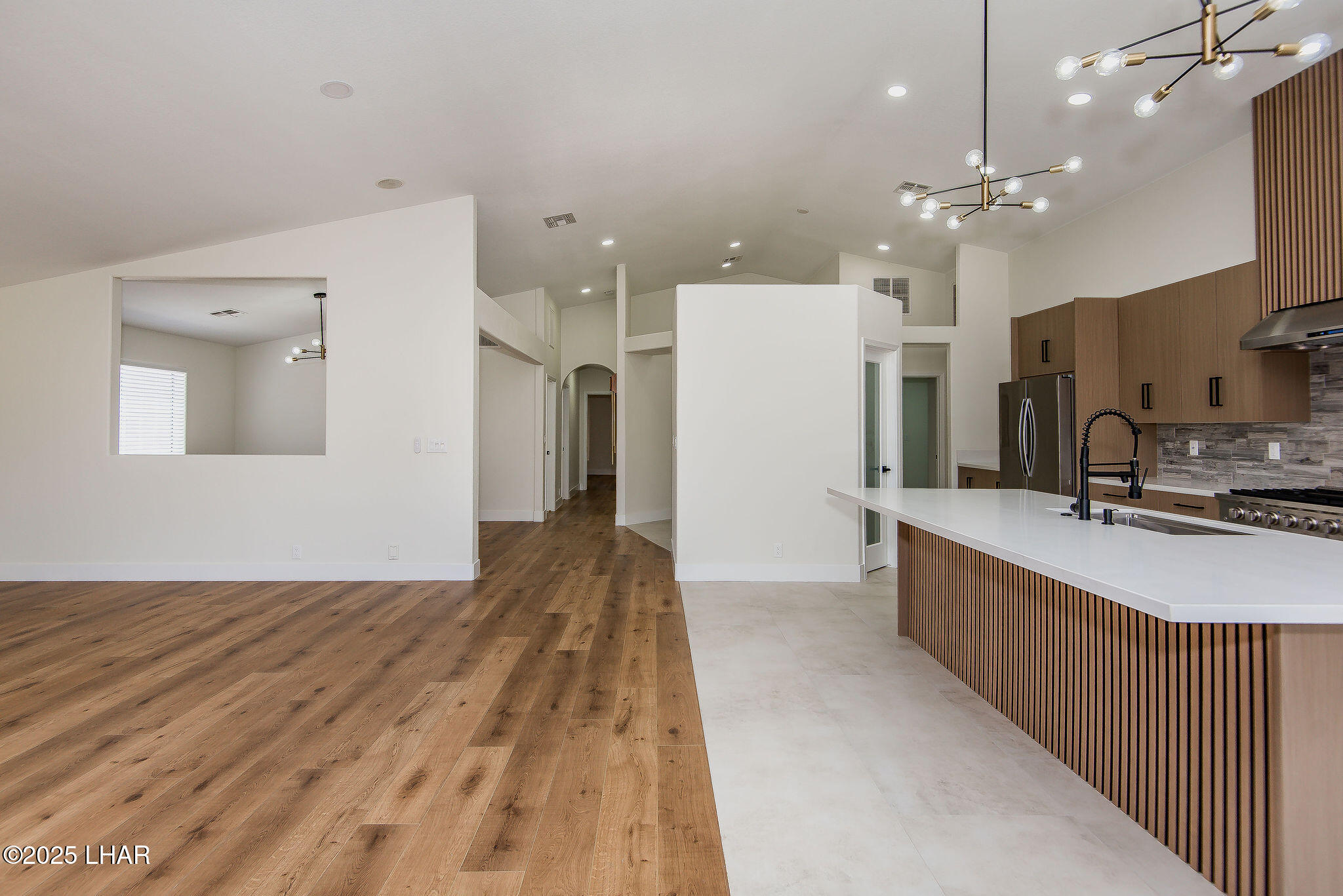 5708 Desert Lakes Dr