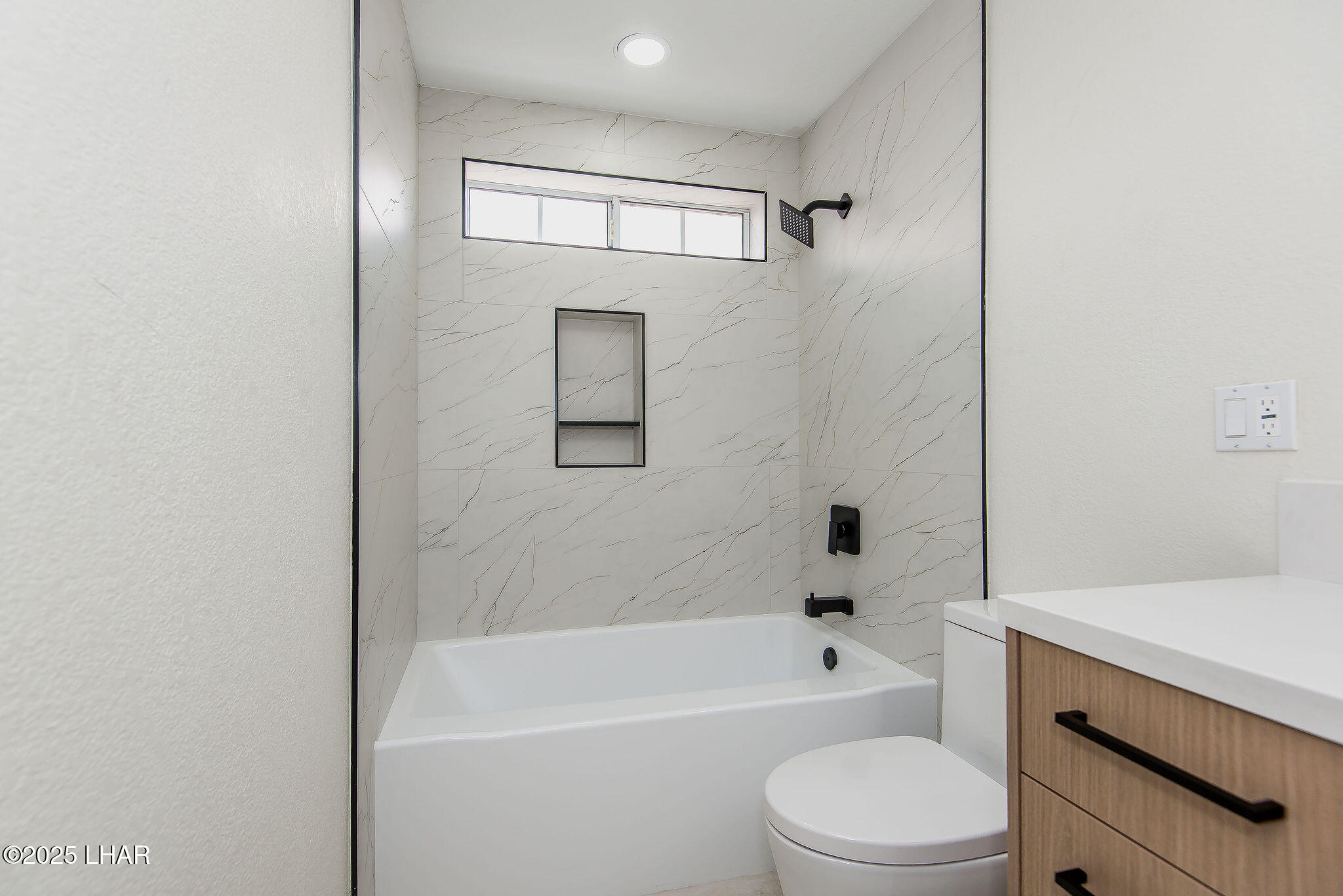 5708 Desert Lakes Dr