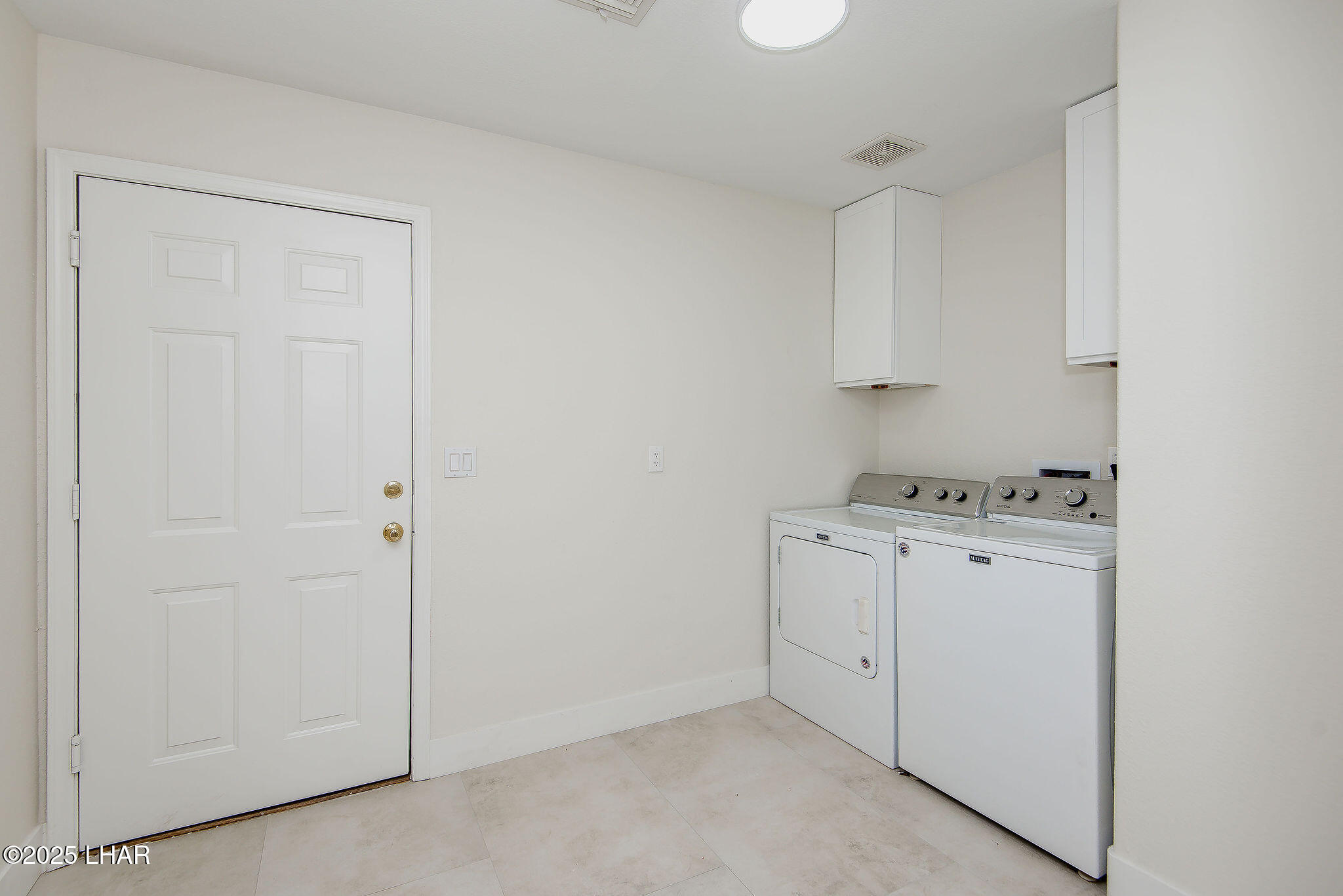 5708 Desert Lakes Dr