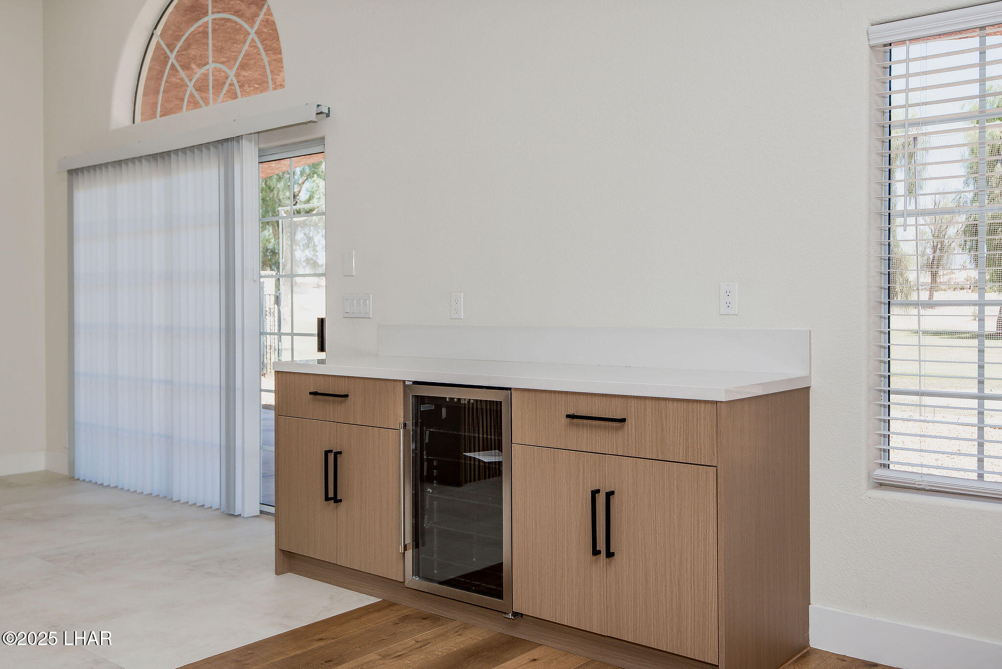 5708 Desert Lakes Dr