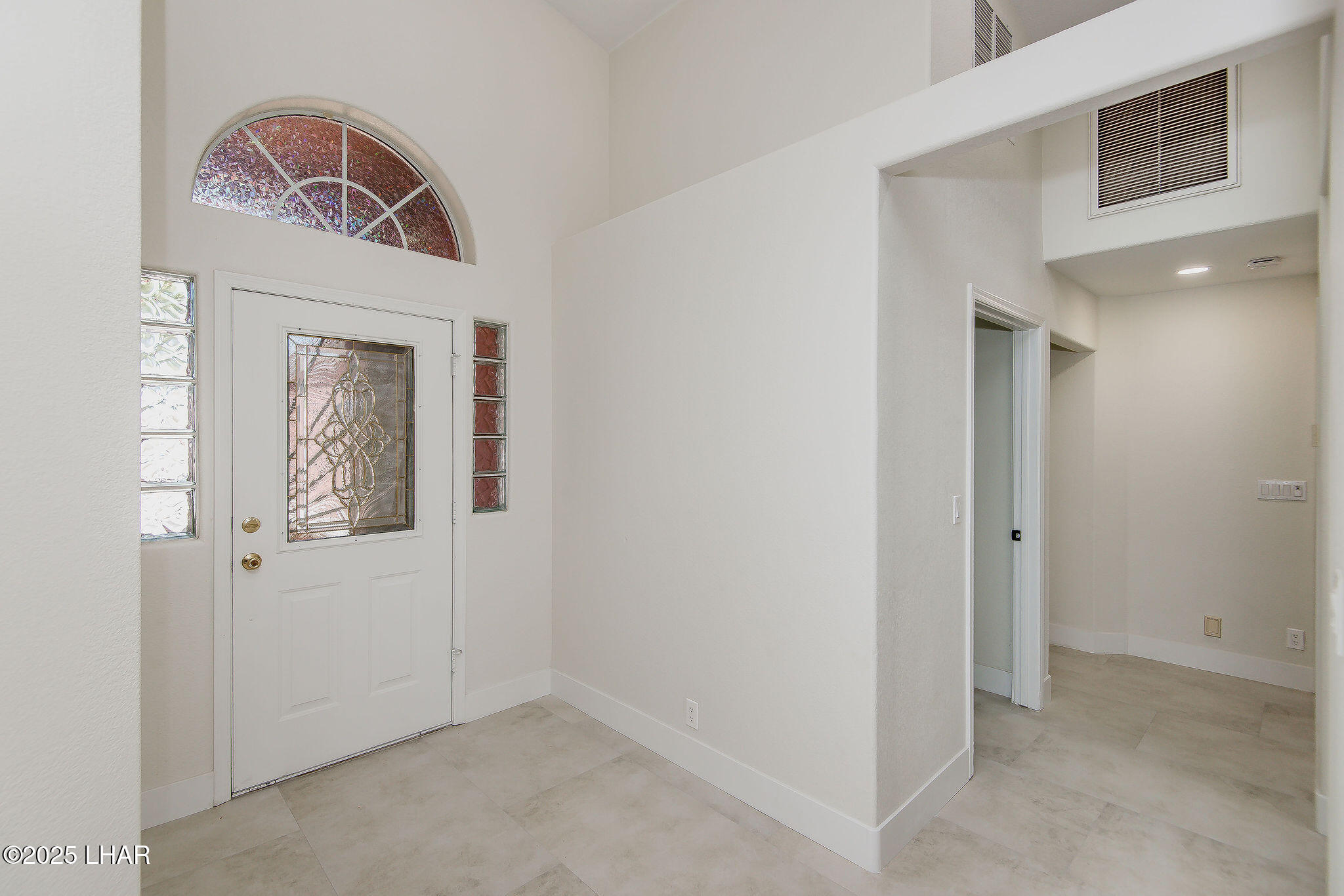 5708 Desert Lakes Dr