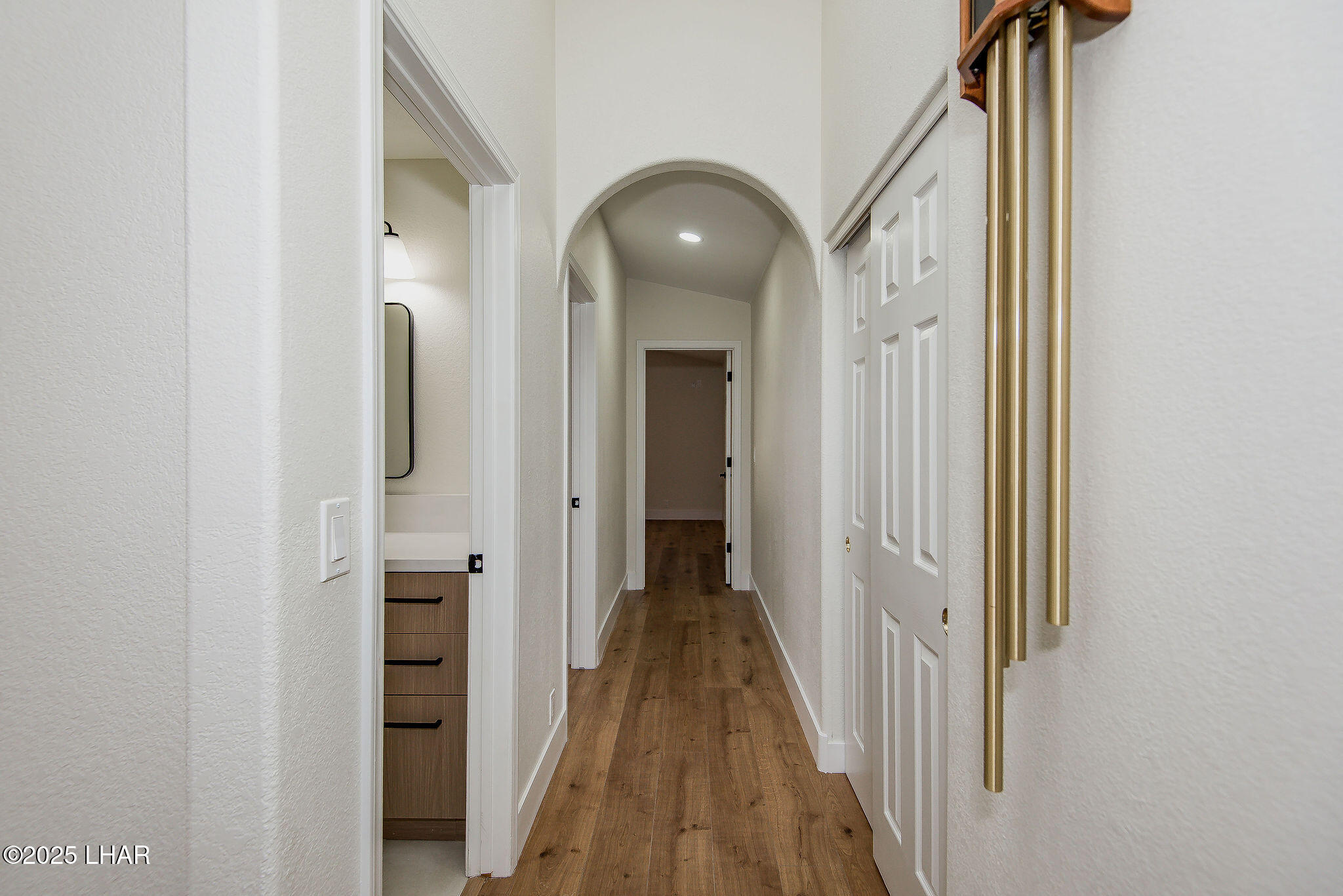 5708 Desert Lakes Dr