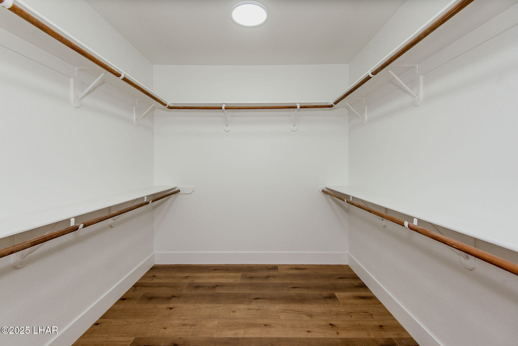 5708 Desert Lakes Dr