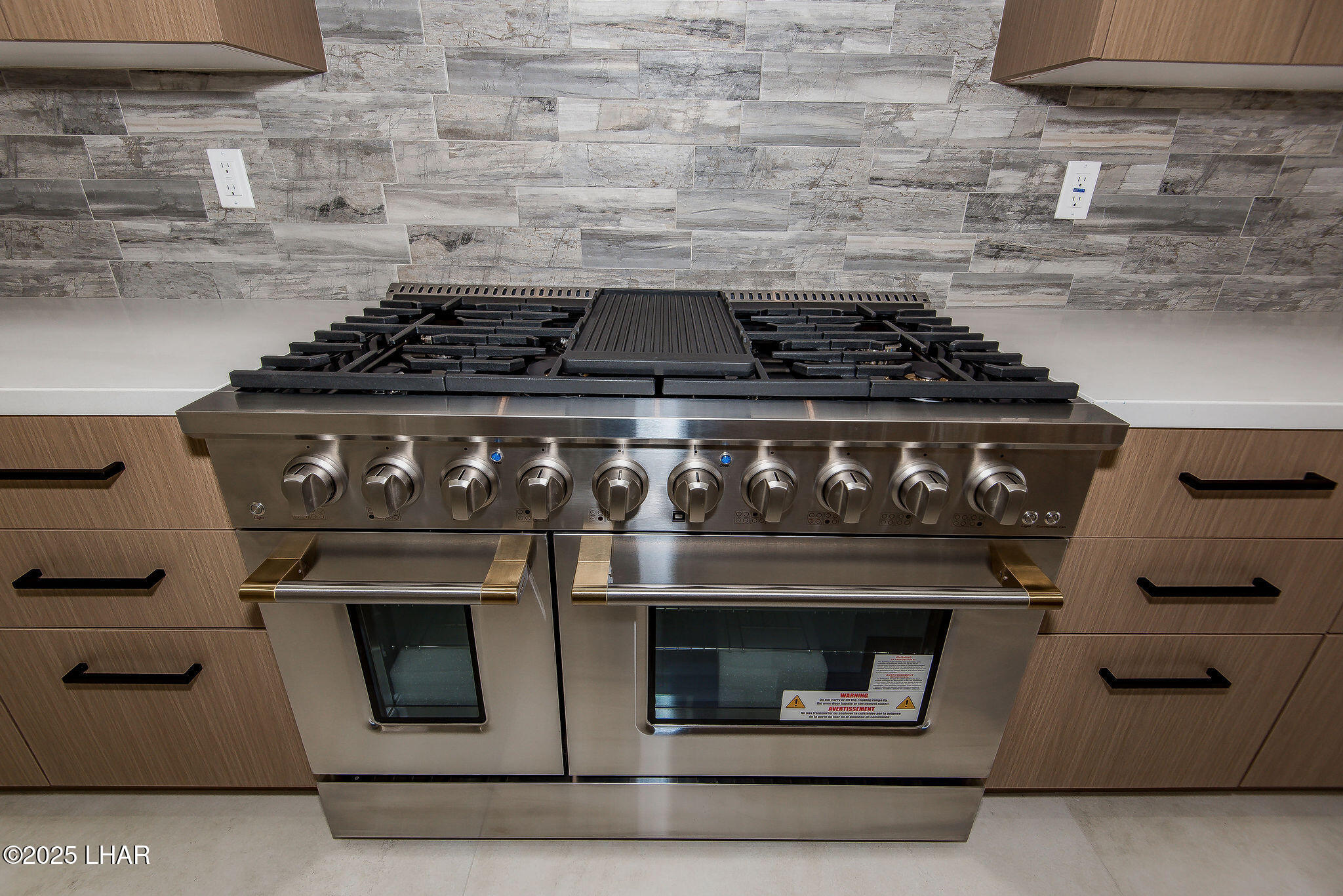 5708 Desert Lakes Dr